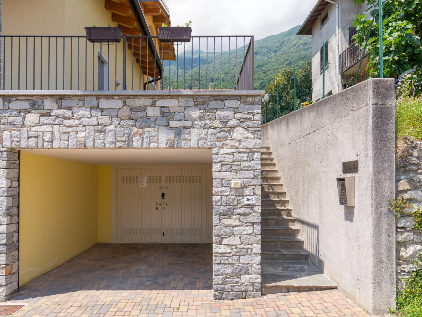 Risi-Outside