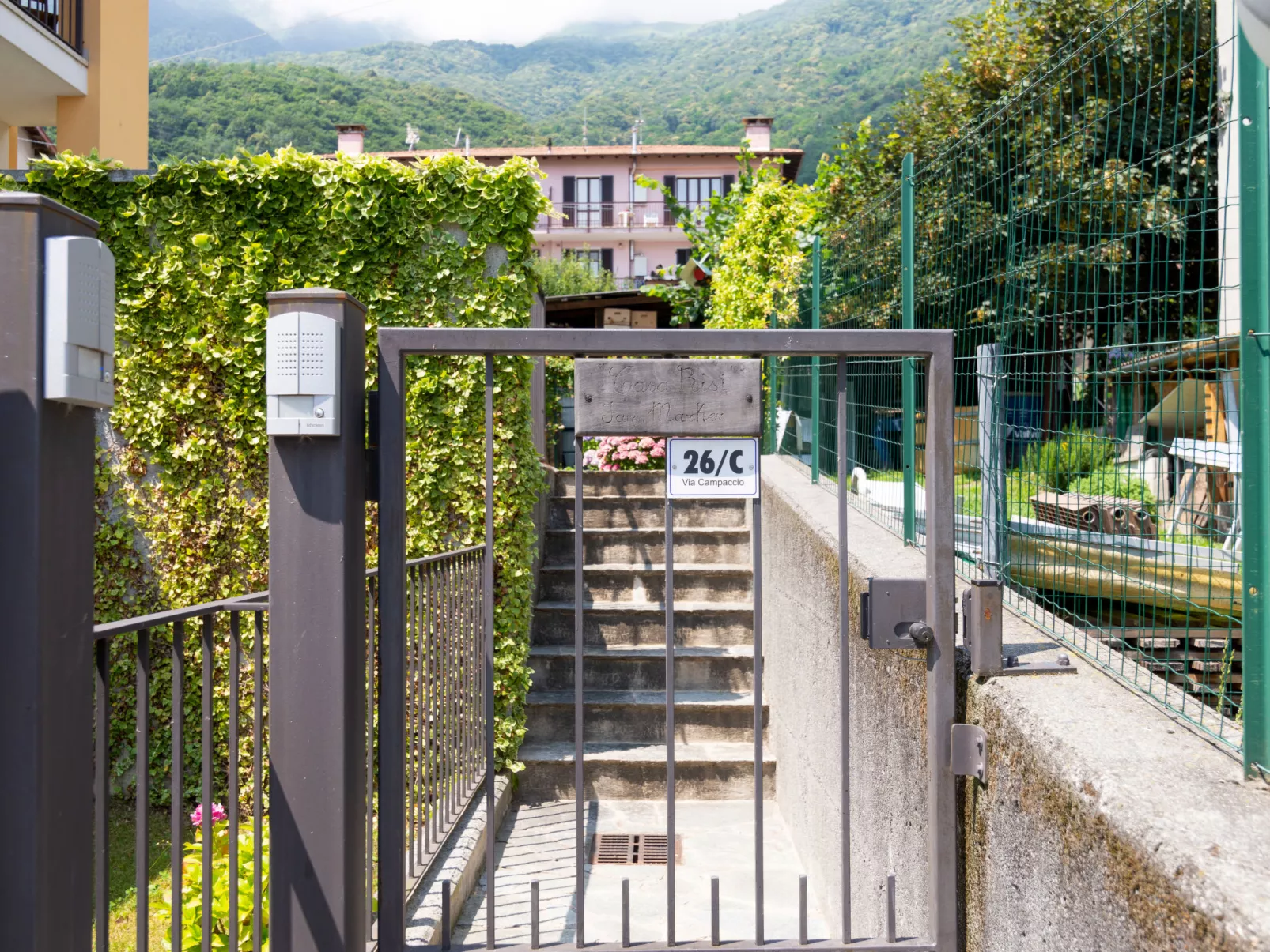 Risi-Outside