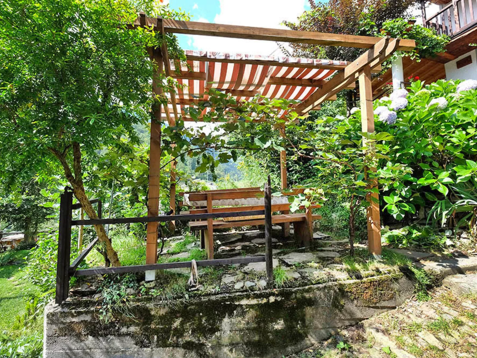 Il Gianlupo-Outside