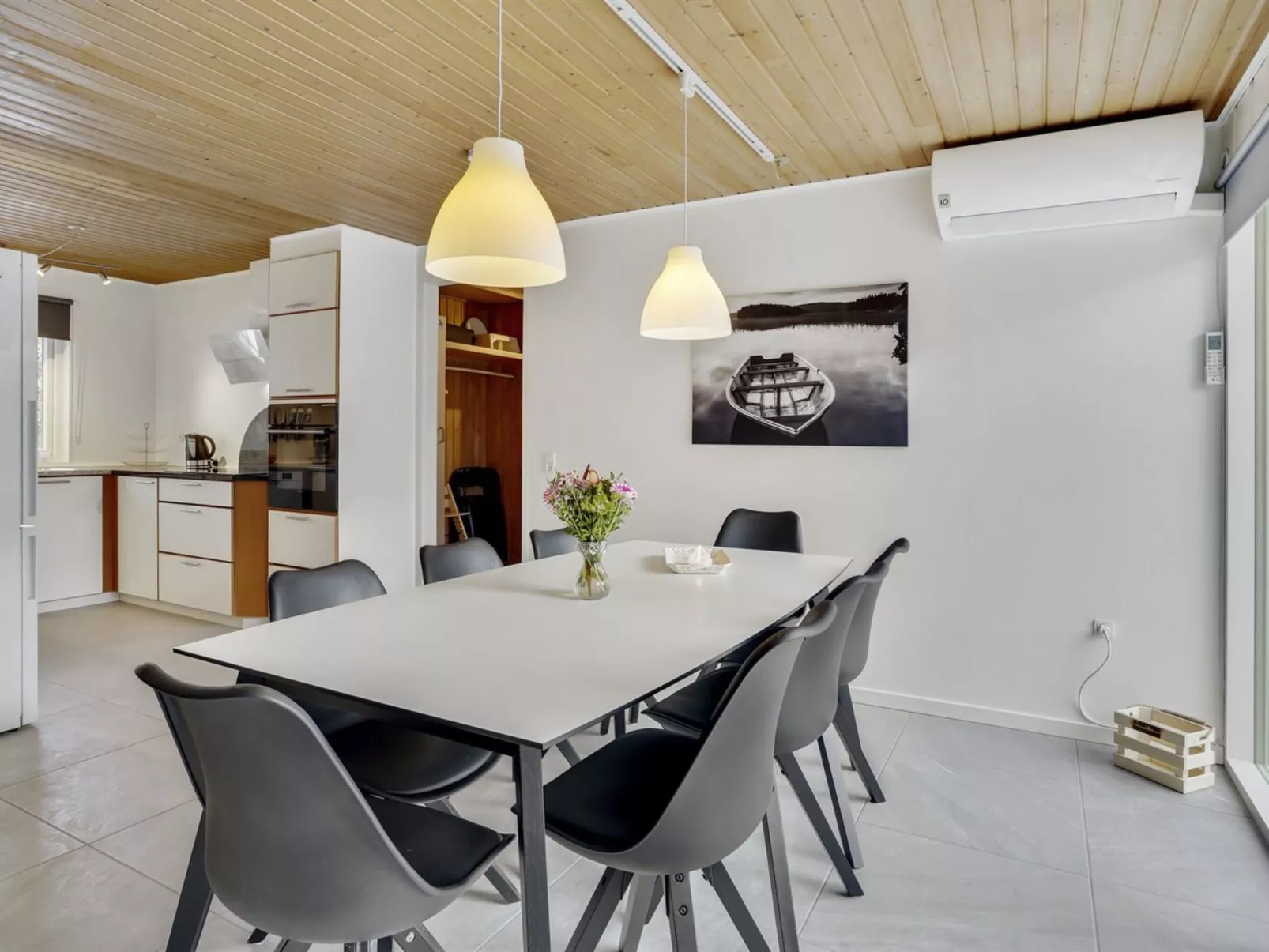"Sverker" - 300m from the sea-Drinnen