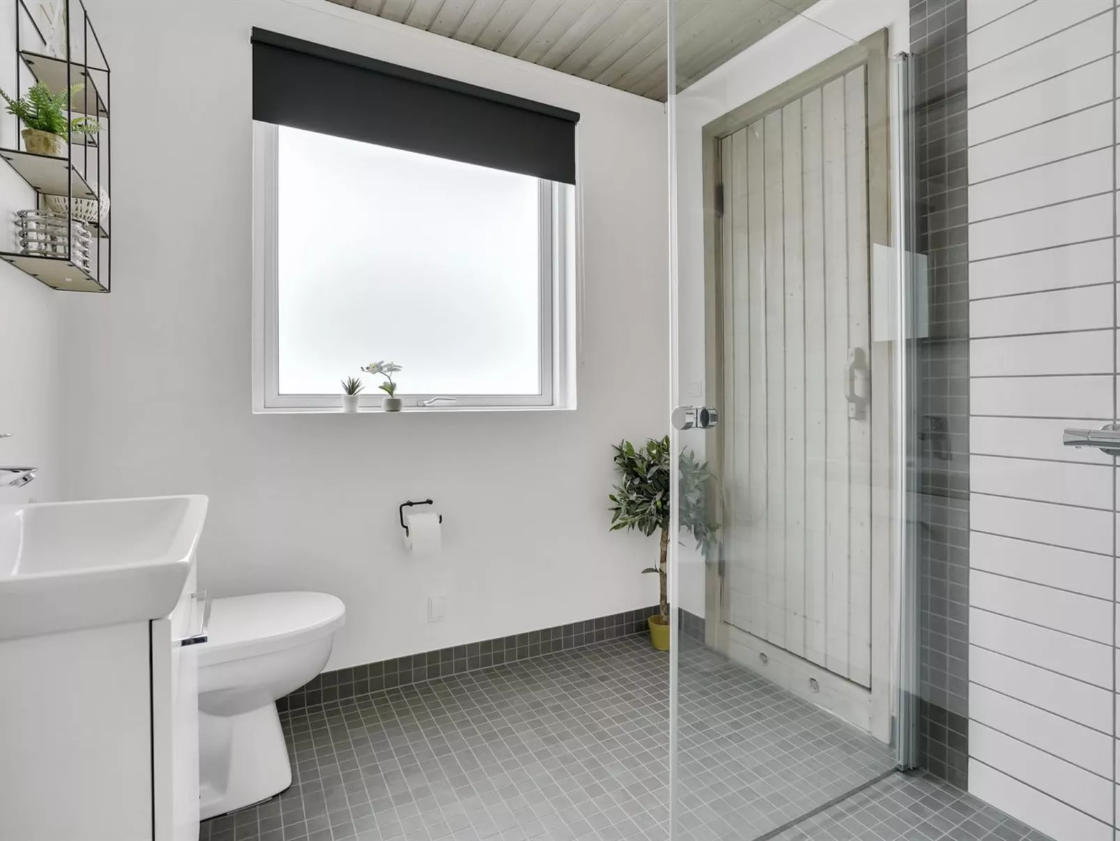 "Sverker" - 300m from the sea-Drinnen