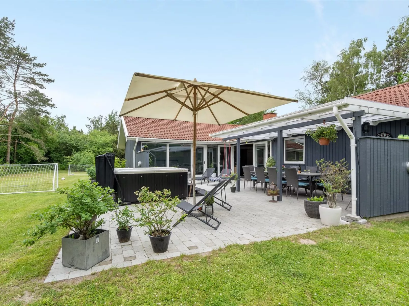"Sverker" - 300m from the sea-Draußen