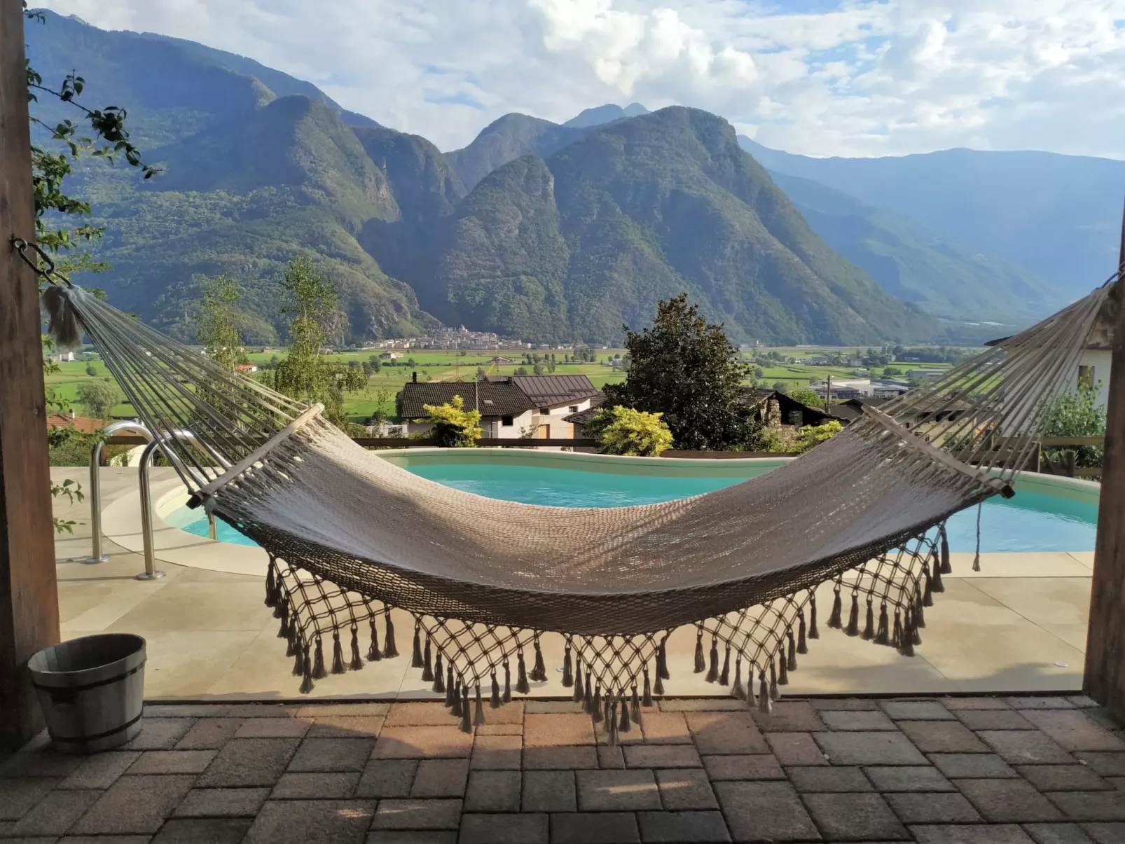 Valley View Pool Apartment-Outside