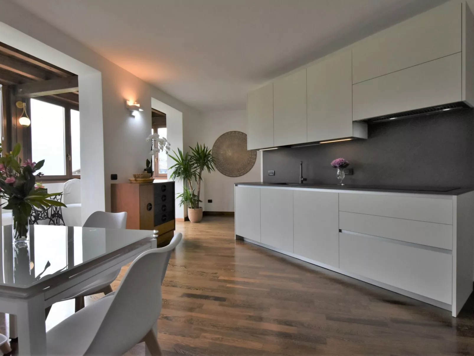 Valley View Pool Apartment-Inside