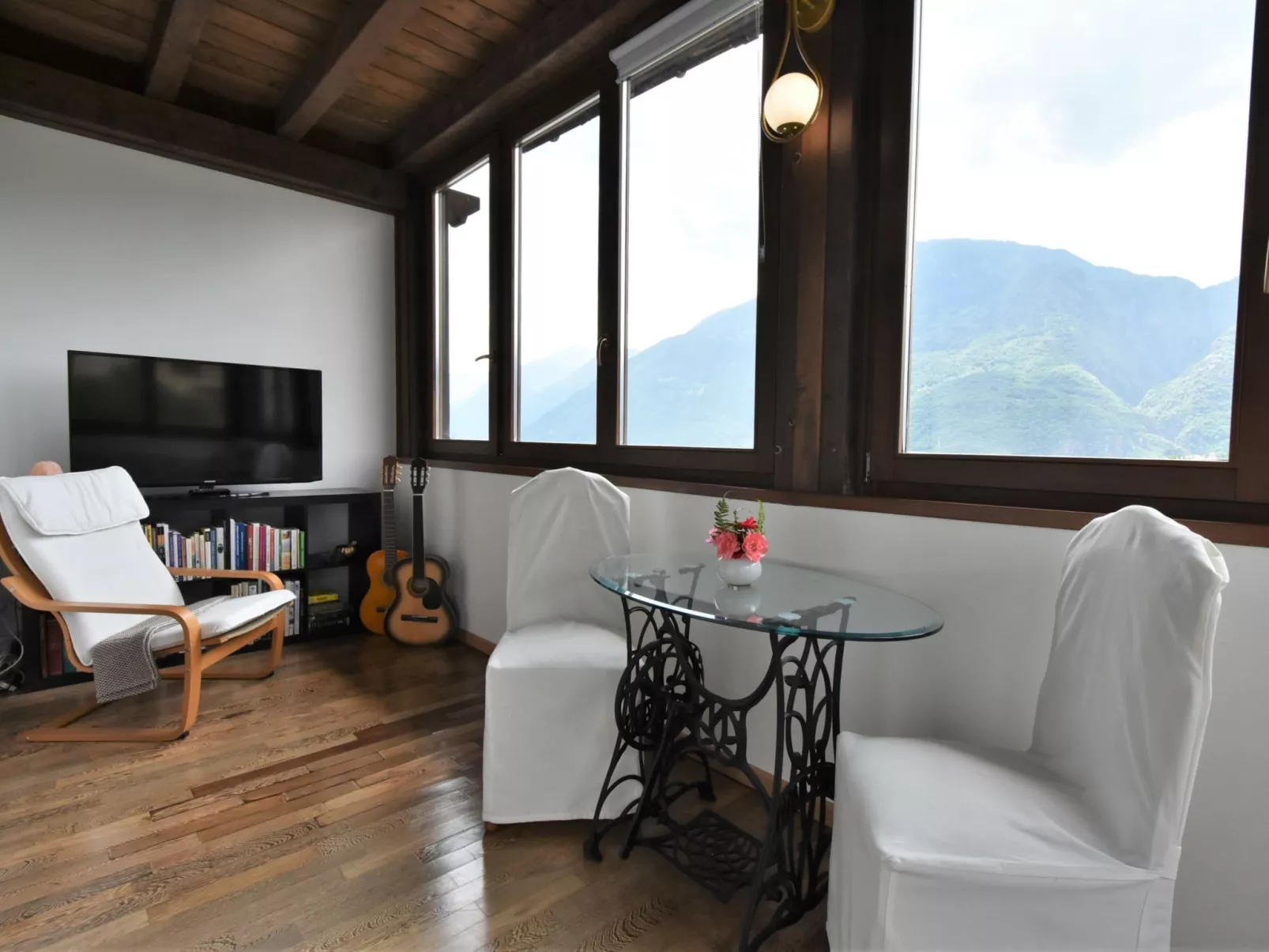 Valley View Pool Apartment-Inside