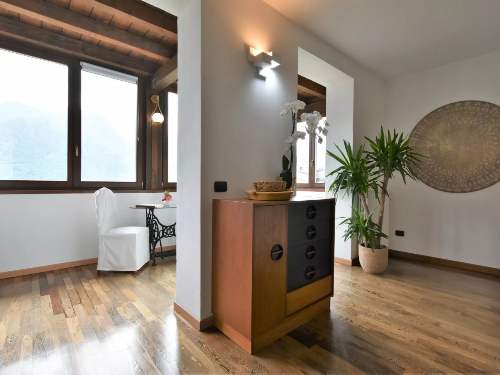 Valley View Pool Apartment-Inside