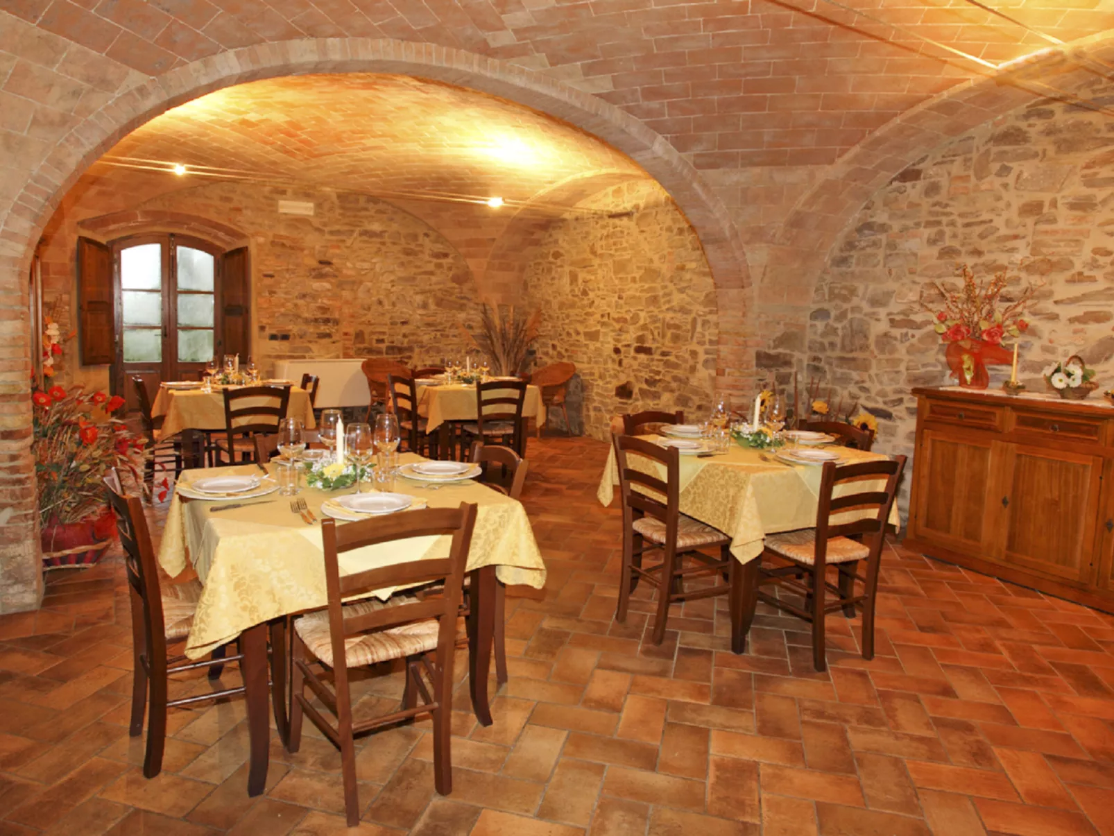 Montecucco Winery-Inside