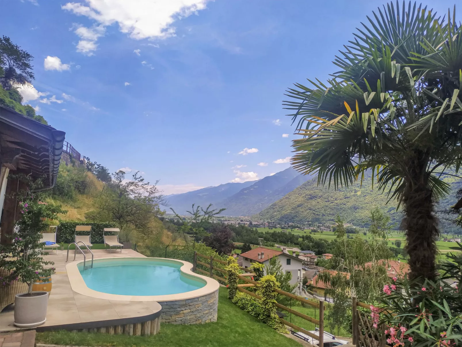 Valley View Pool Apartment-Outside
