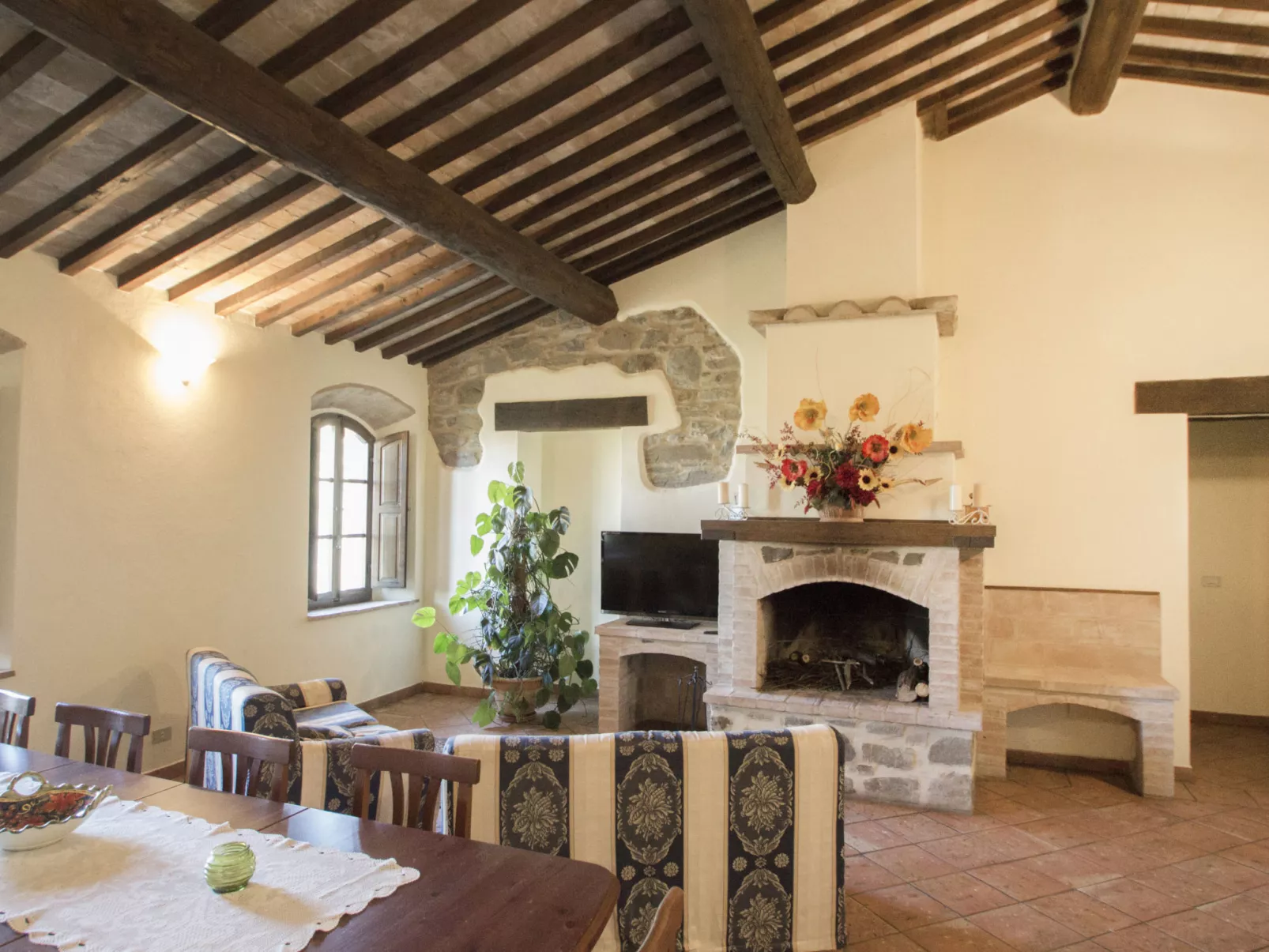 Montecucco Winery-Inside