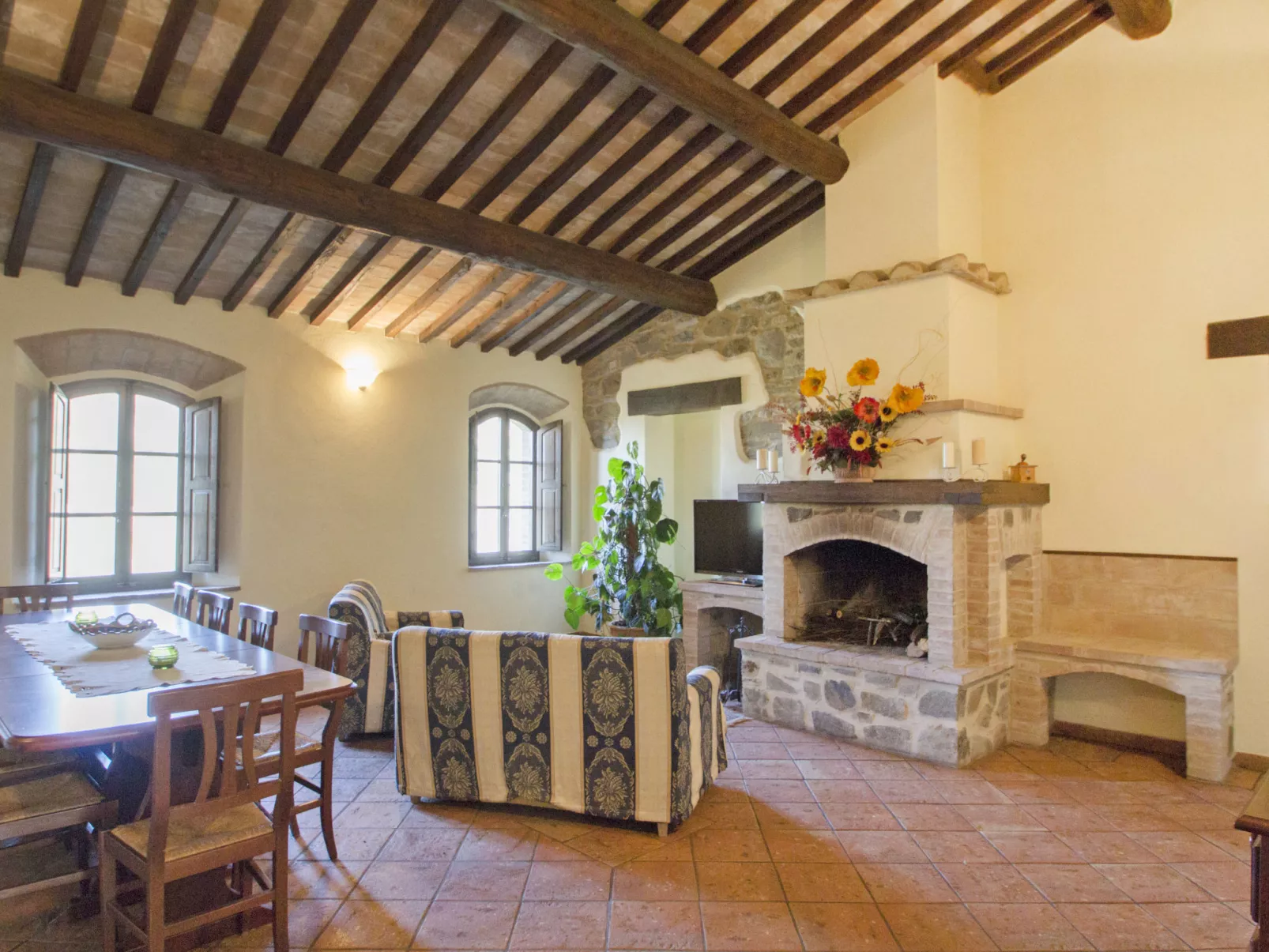 Montecucco Winery-Inside