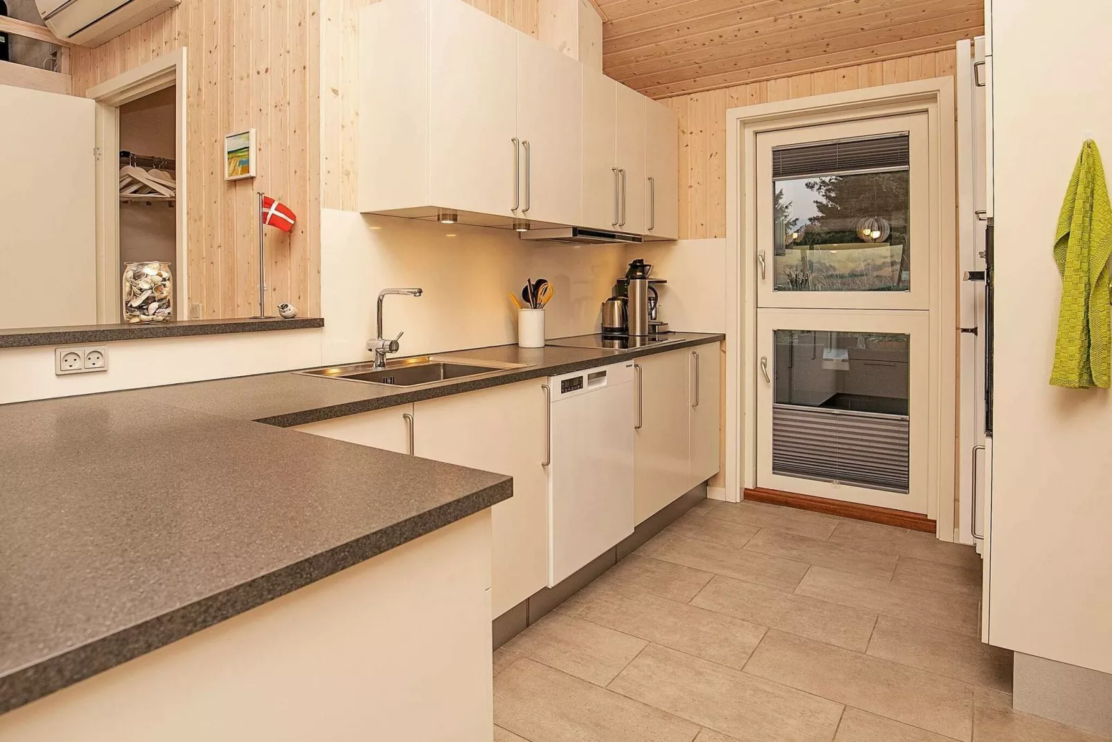 10 person holiday home in Løgstør-Indoor
