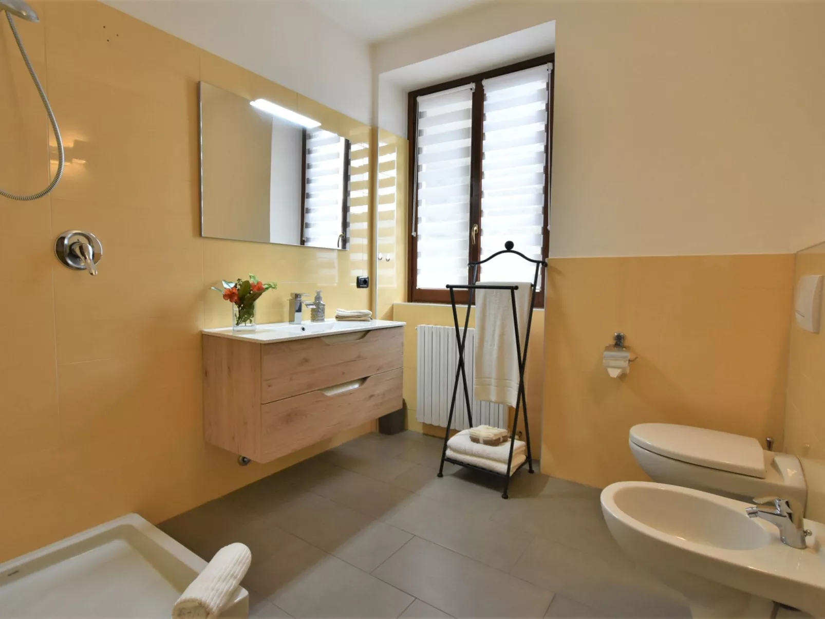 Valley View Pool Apartment-Inside