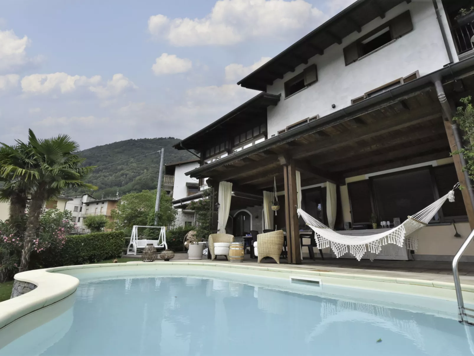 Valley View Pool Apartment-Outside