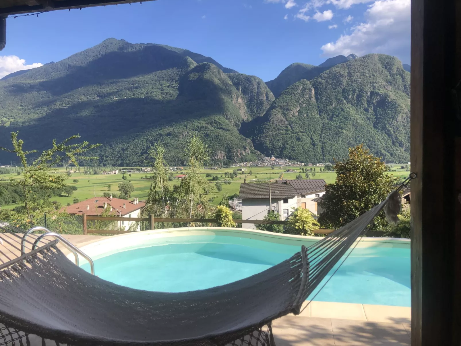 Valley View Pool Apartment-Outside