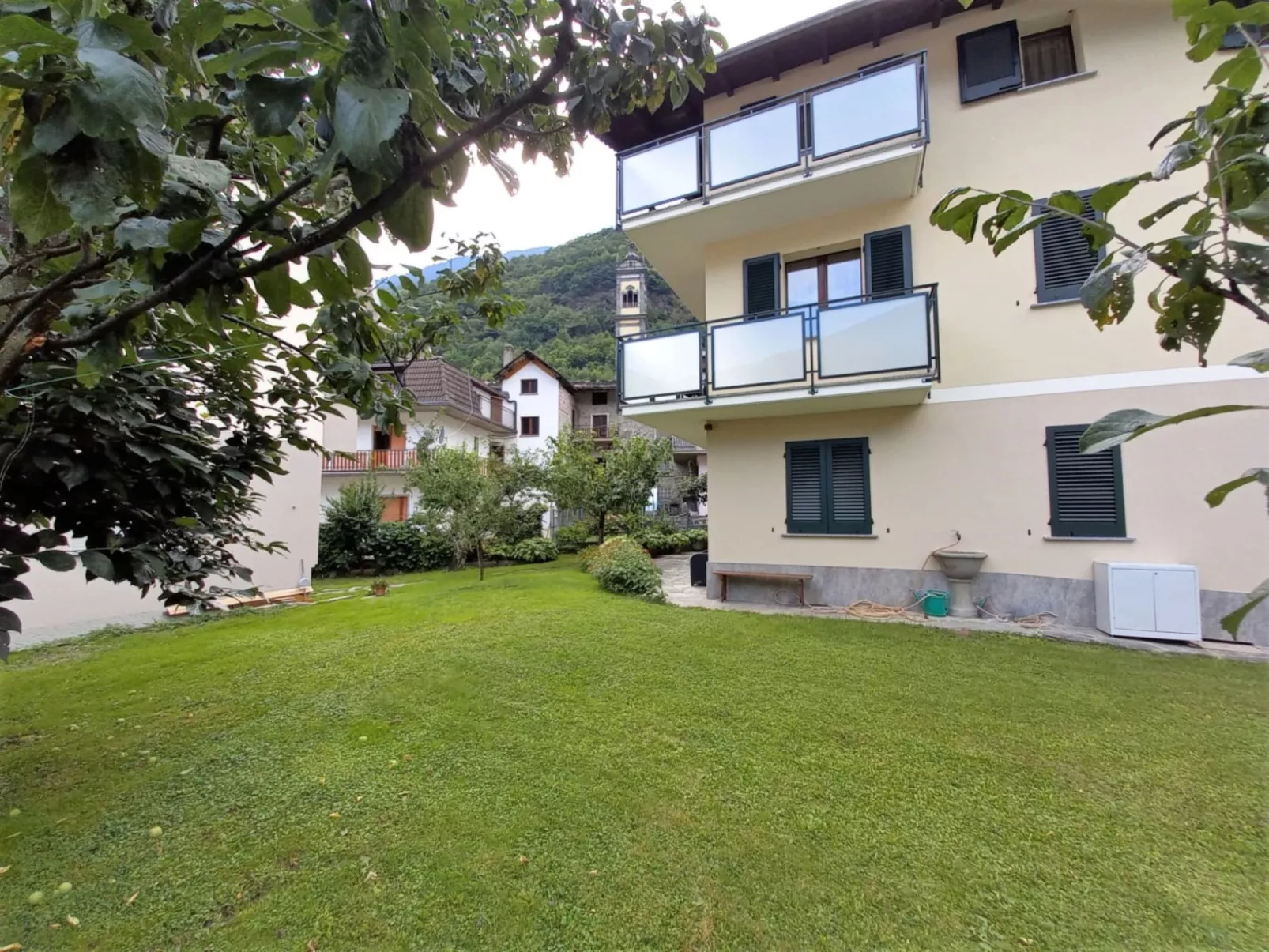 Stelvio-Outside