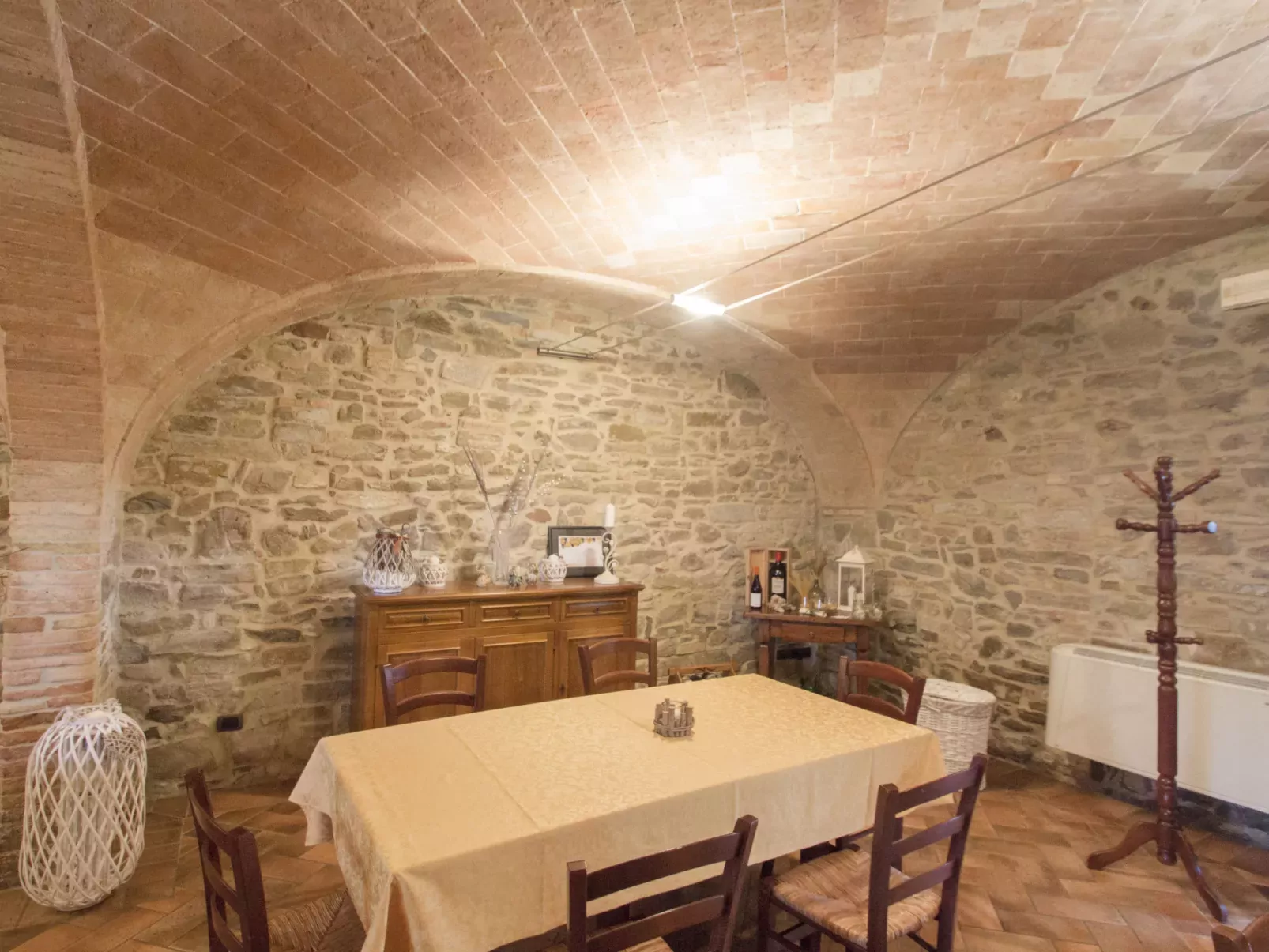 Montecucco Winery-Inside