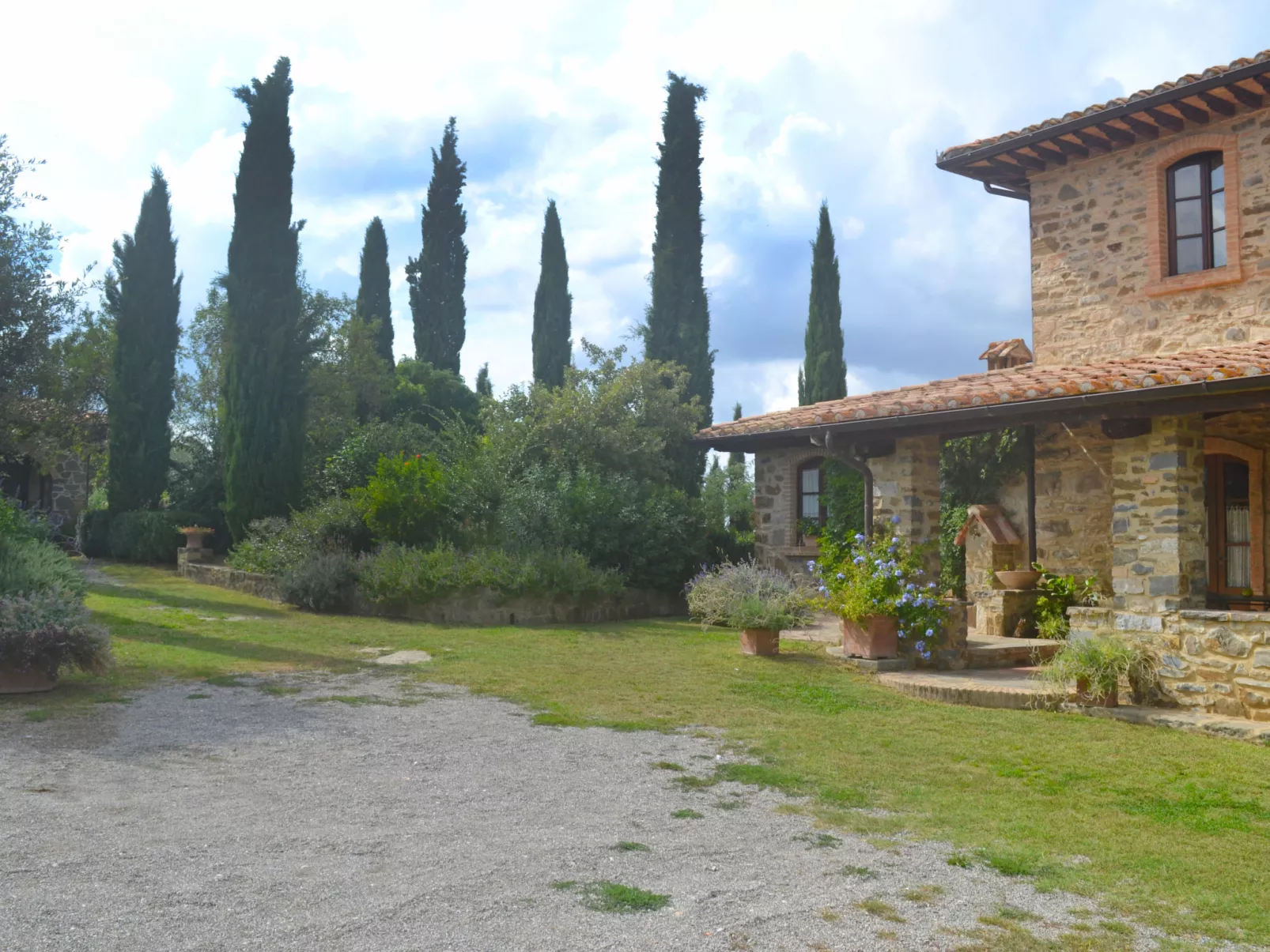 Montecucco Winery-Outside