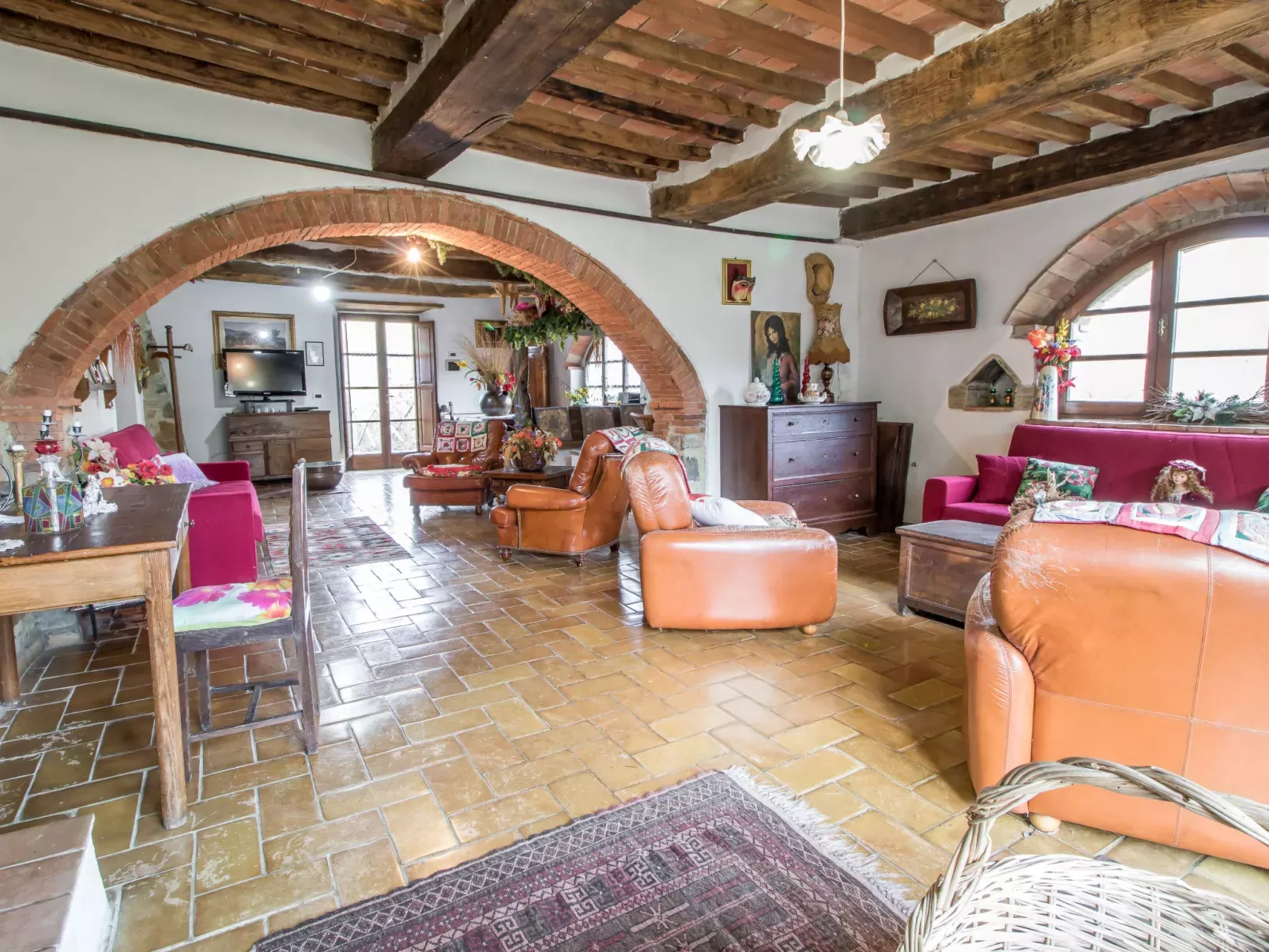 Poggio Velluto-Inside