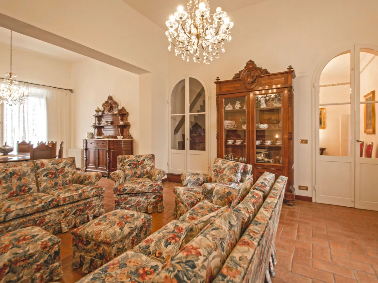 Villa La Guardia Vecchia-Dedans