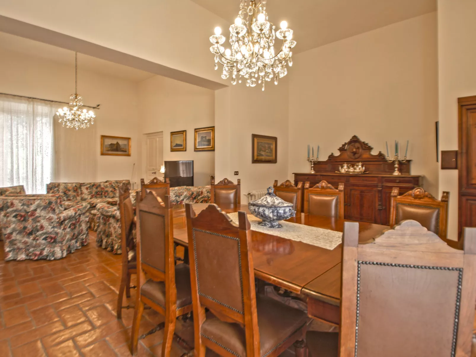 Villa La Guardia Vecchia-Drinnen