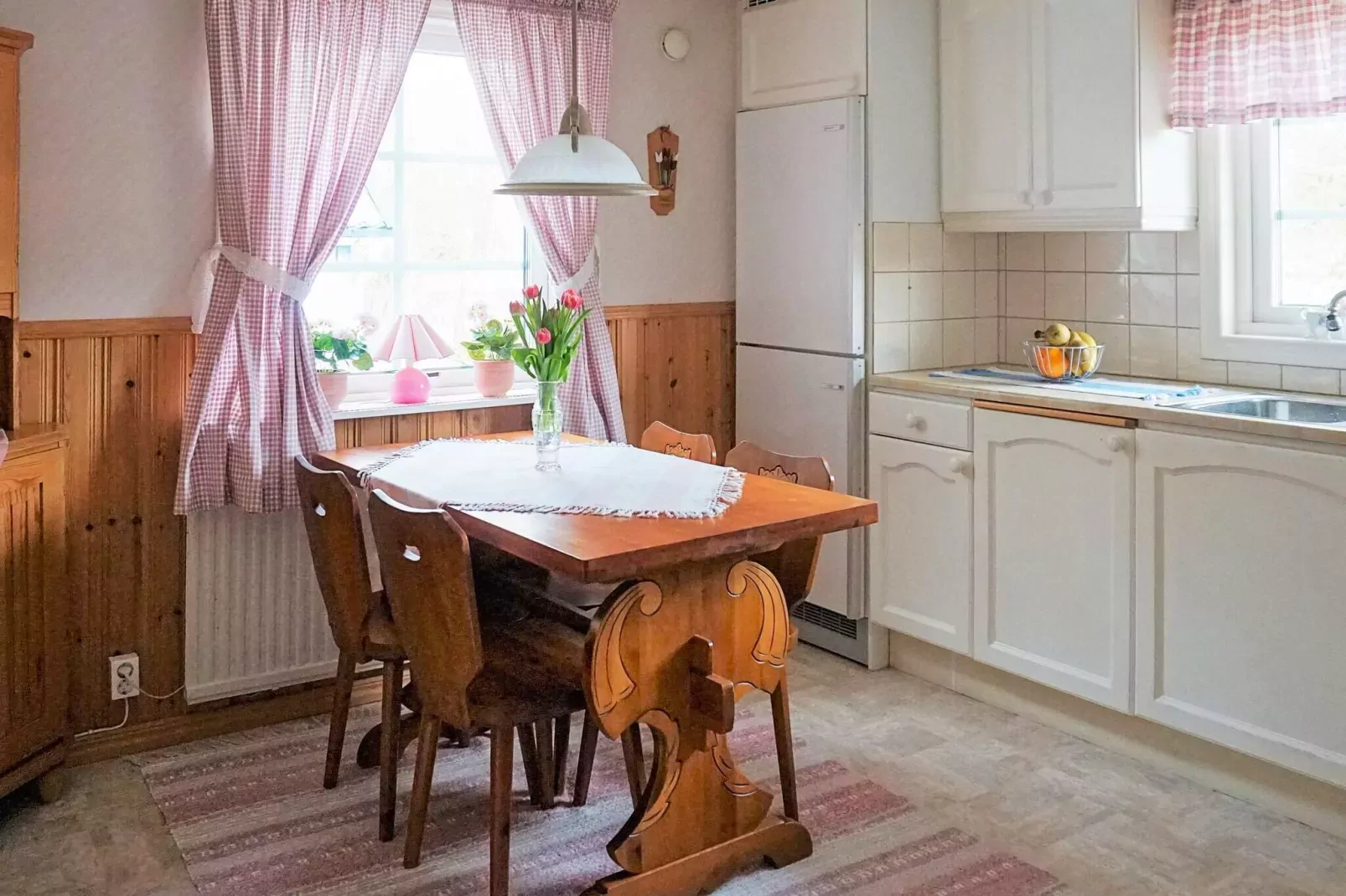 6 person holiday home in TROLLHÄTTAN