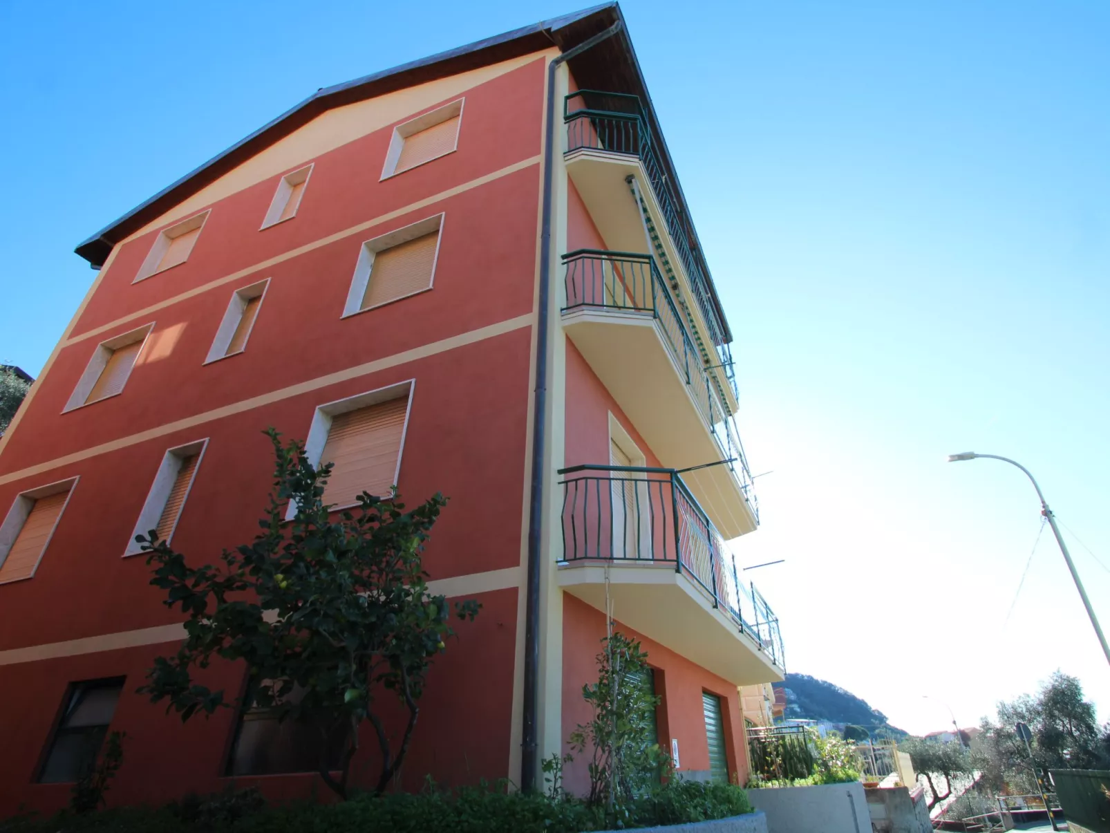 Come il sole all'improvviso-Outside