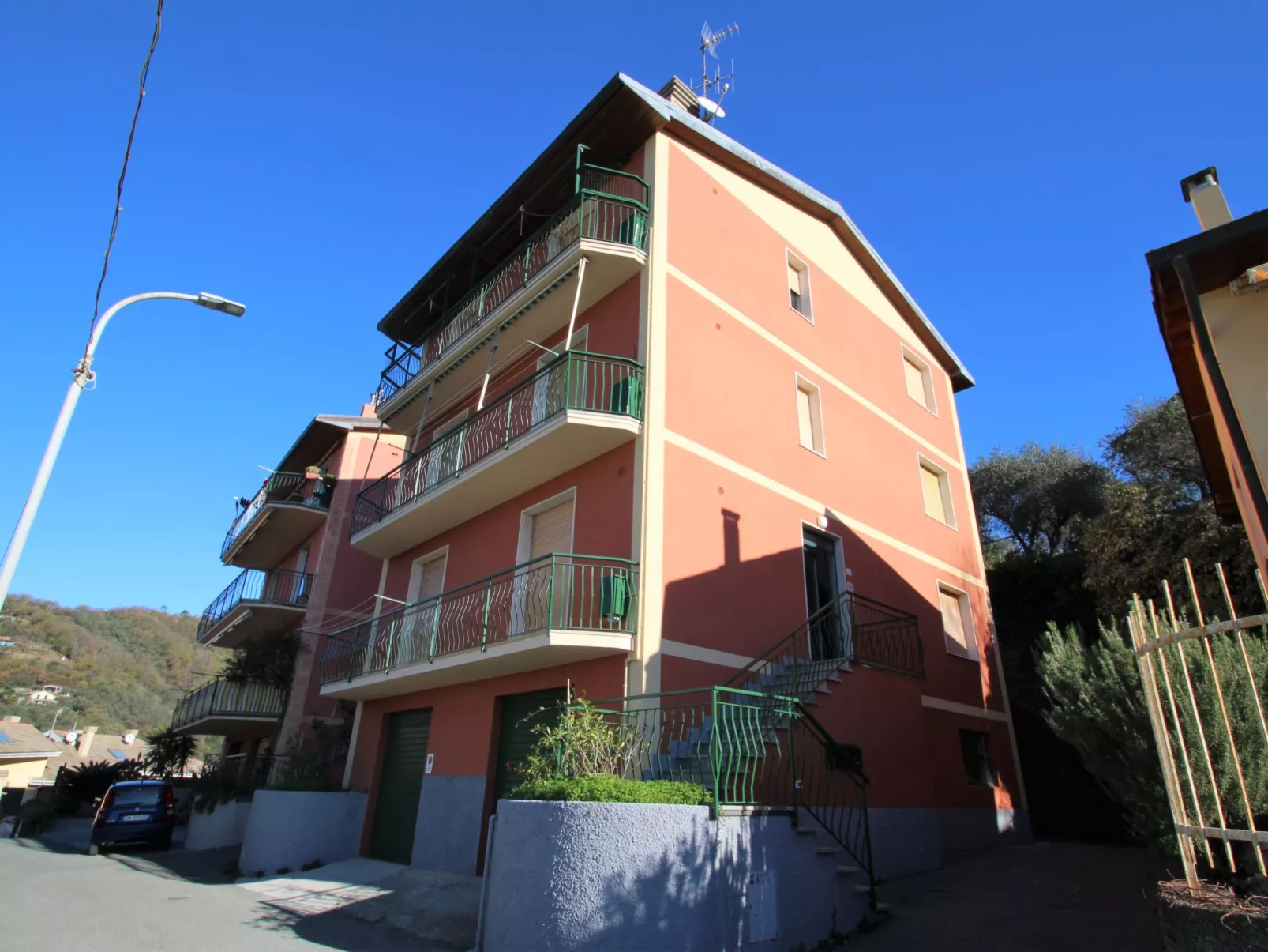 Come il sole all'improvviso-Outside