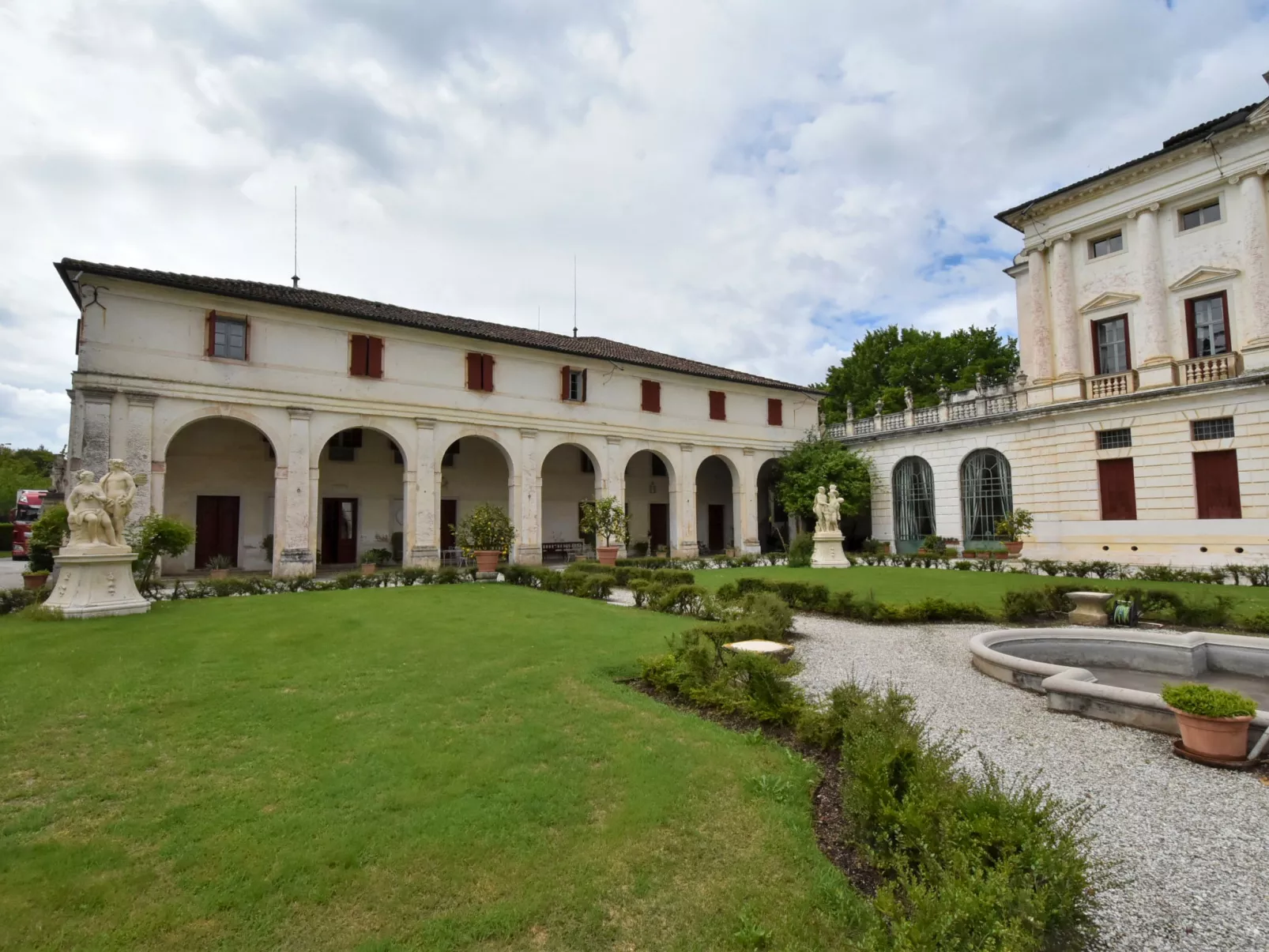 Barchessa Palladio-Dehors