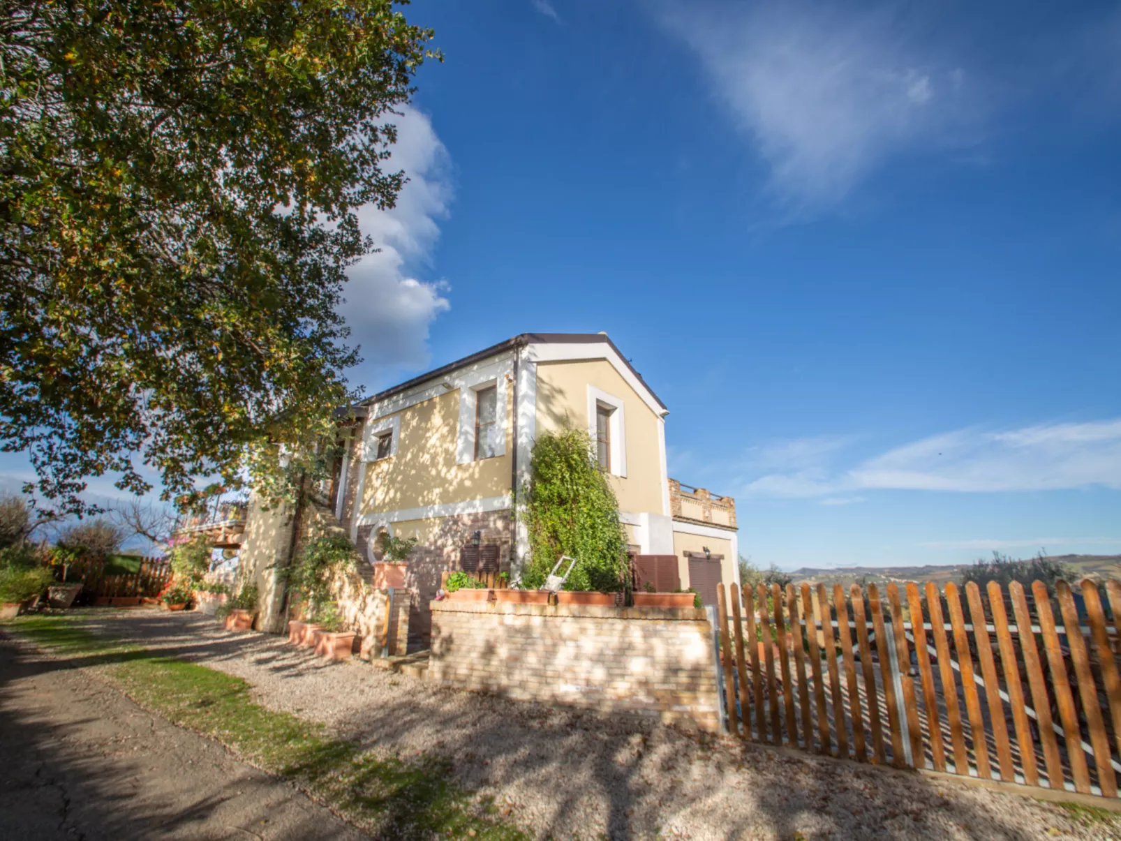 Casale Vincenzo-Outside