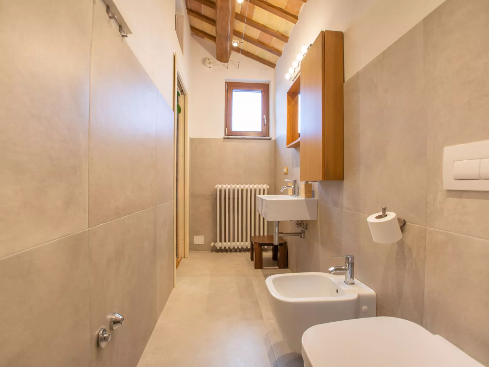 Casale Vincenzo-Inside