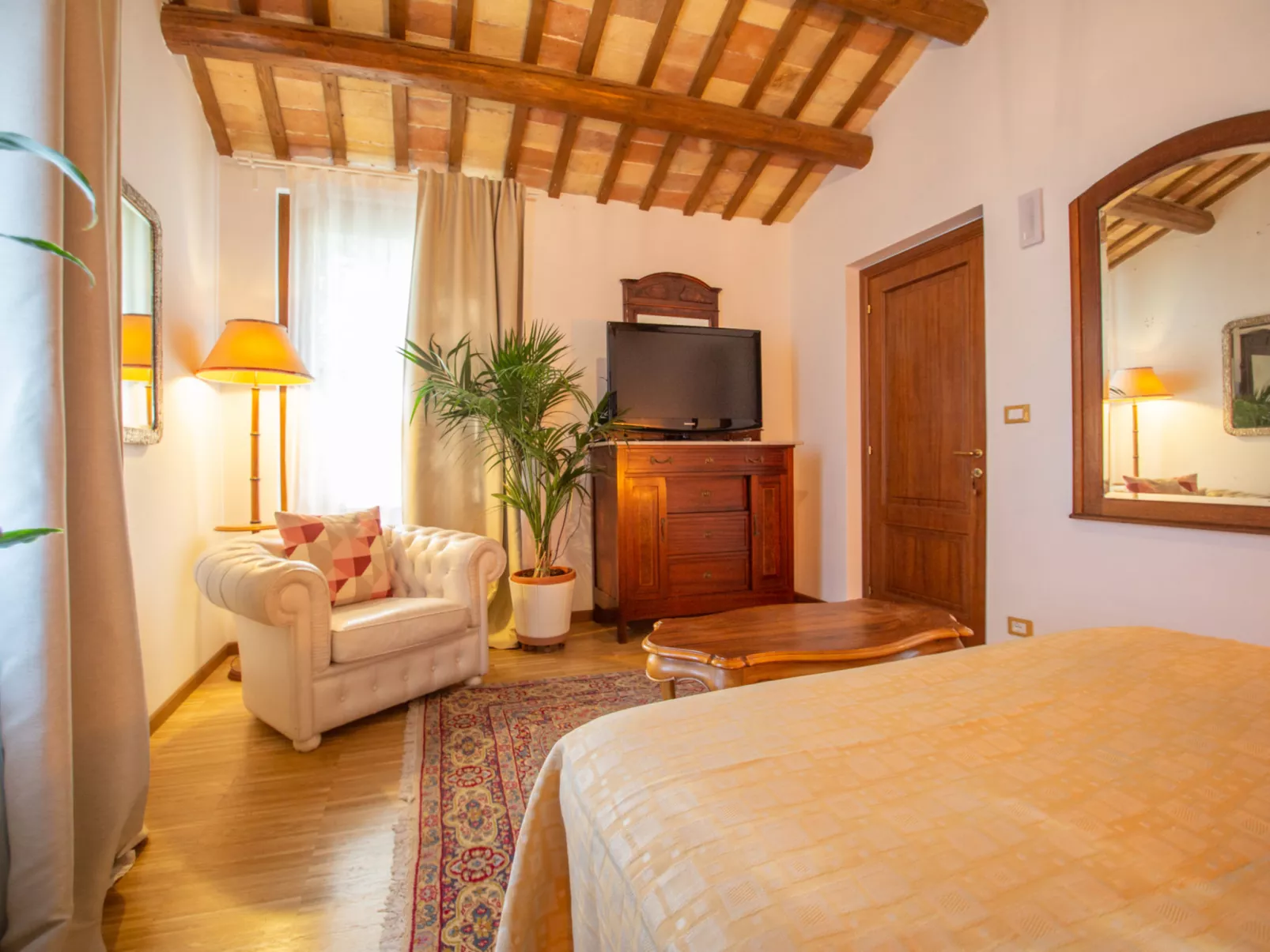 Casale Vincenzo-Inside