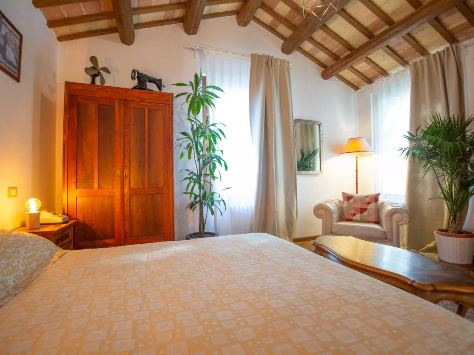 Casale Vincenzo-Inside