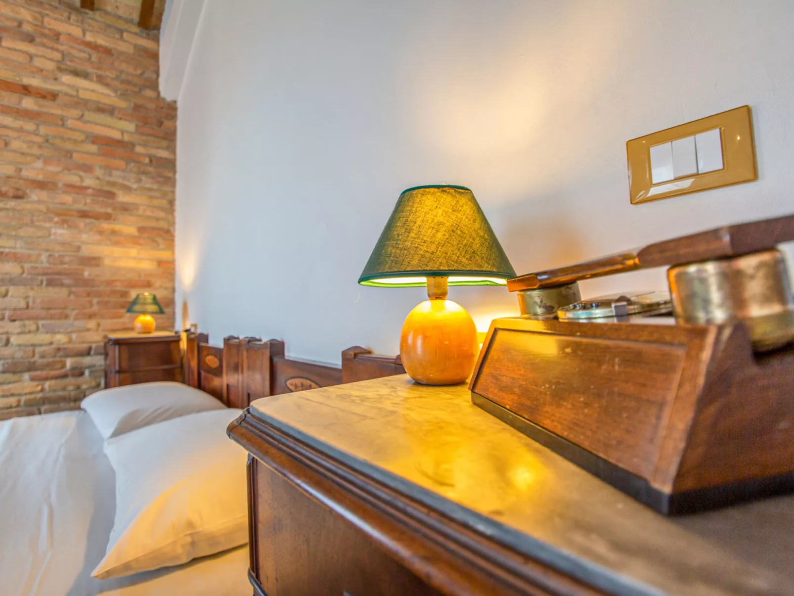Casale Vincenzo-Inside