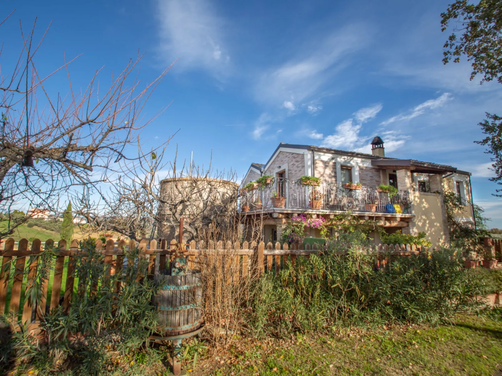 Casale Vincenzo-Outside