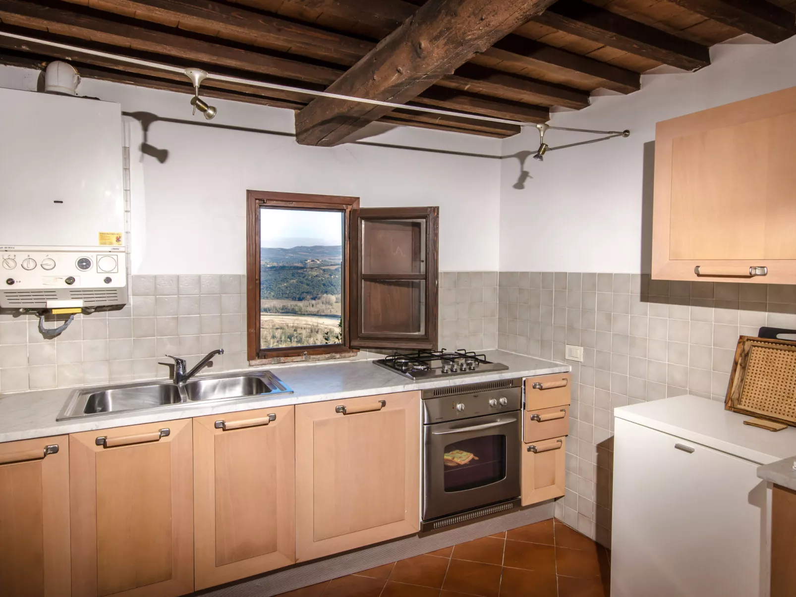 Borgo-Inside
