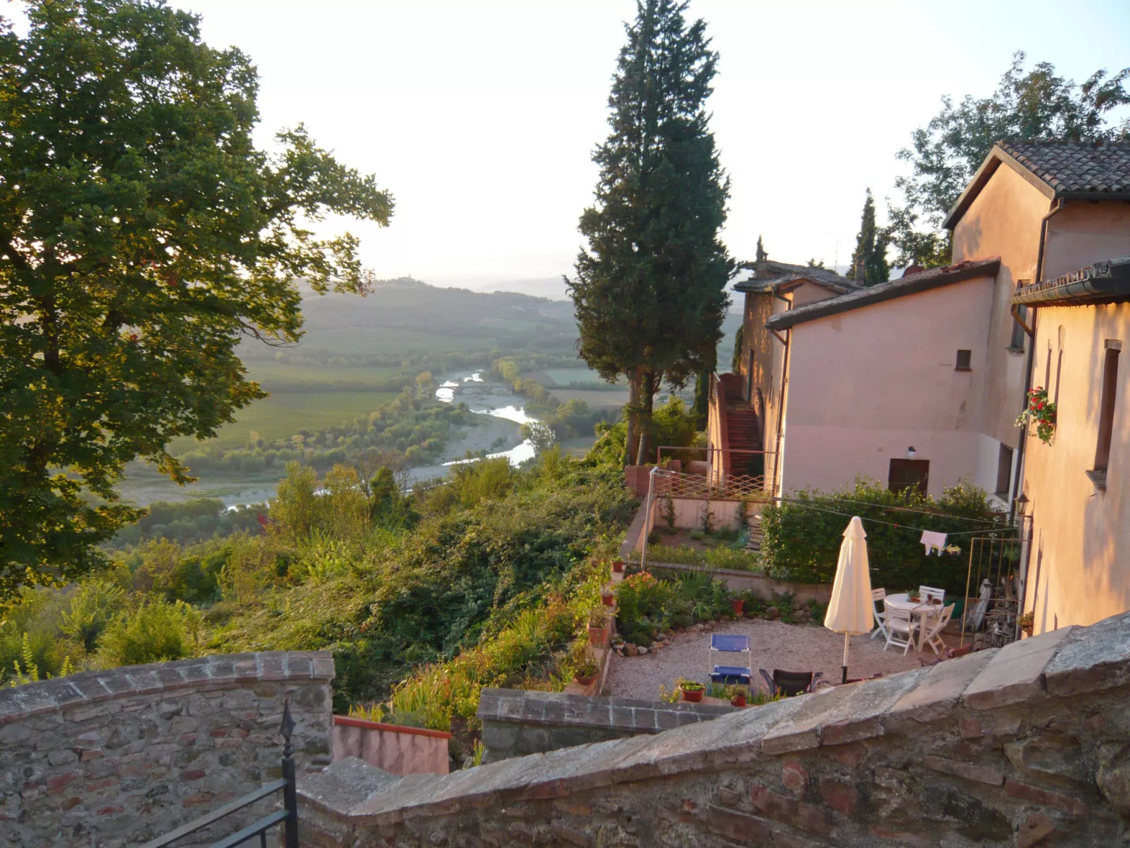 Borgo-Outside