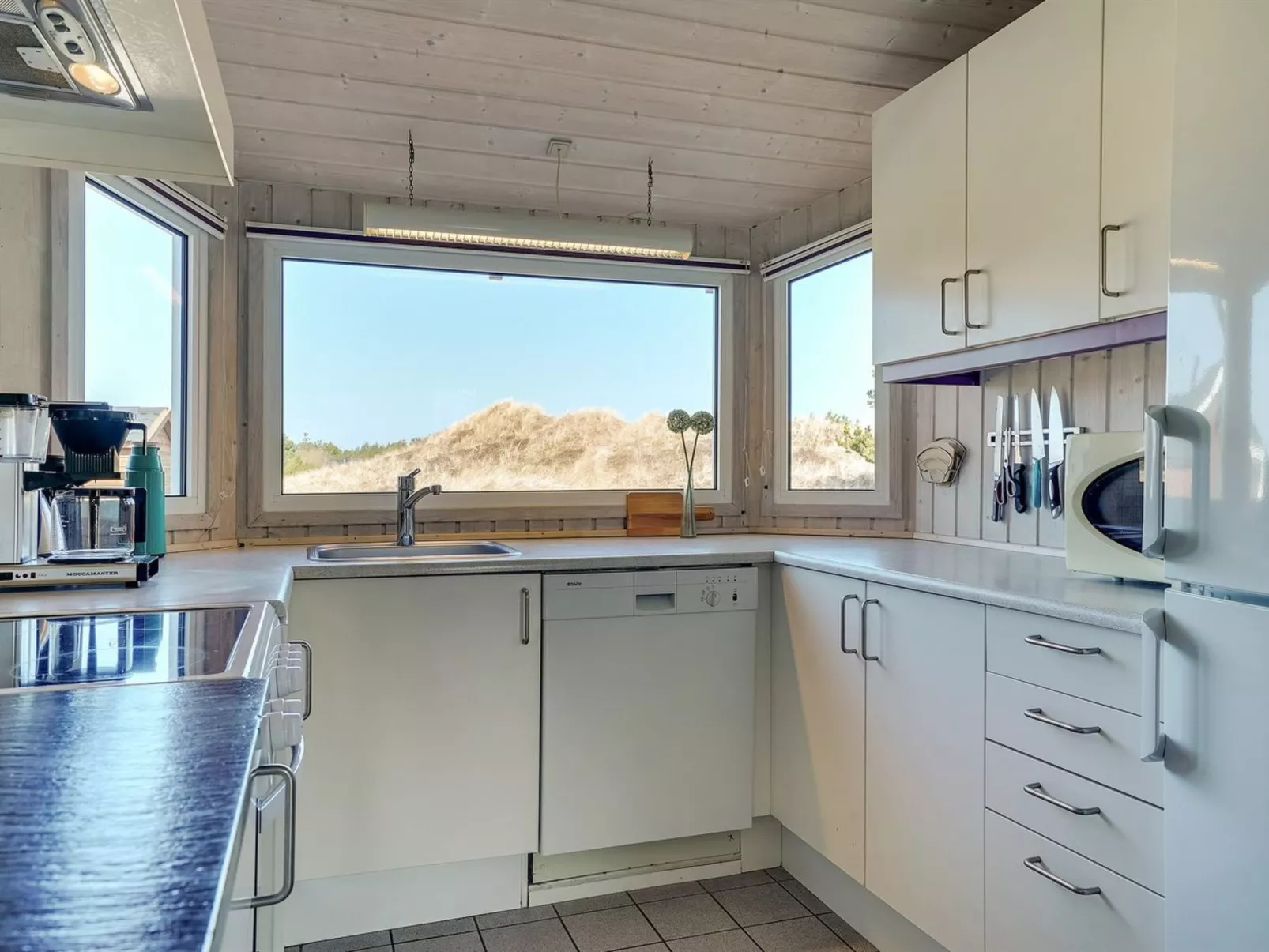 "Zoya" - 900m from the sea-Inside