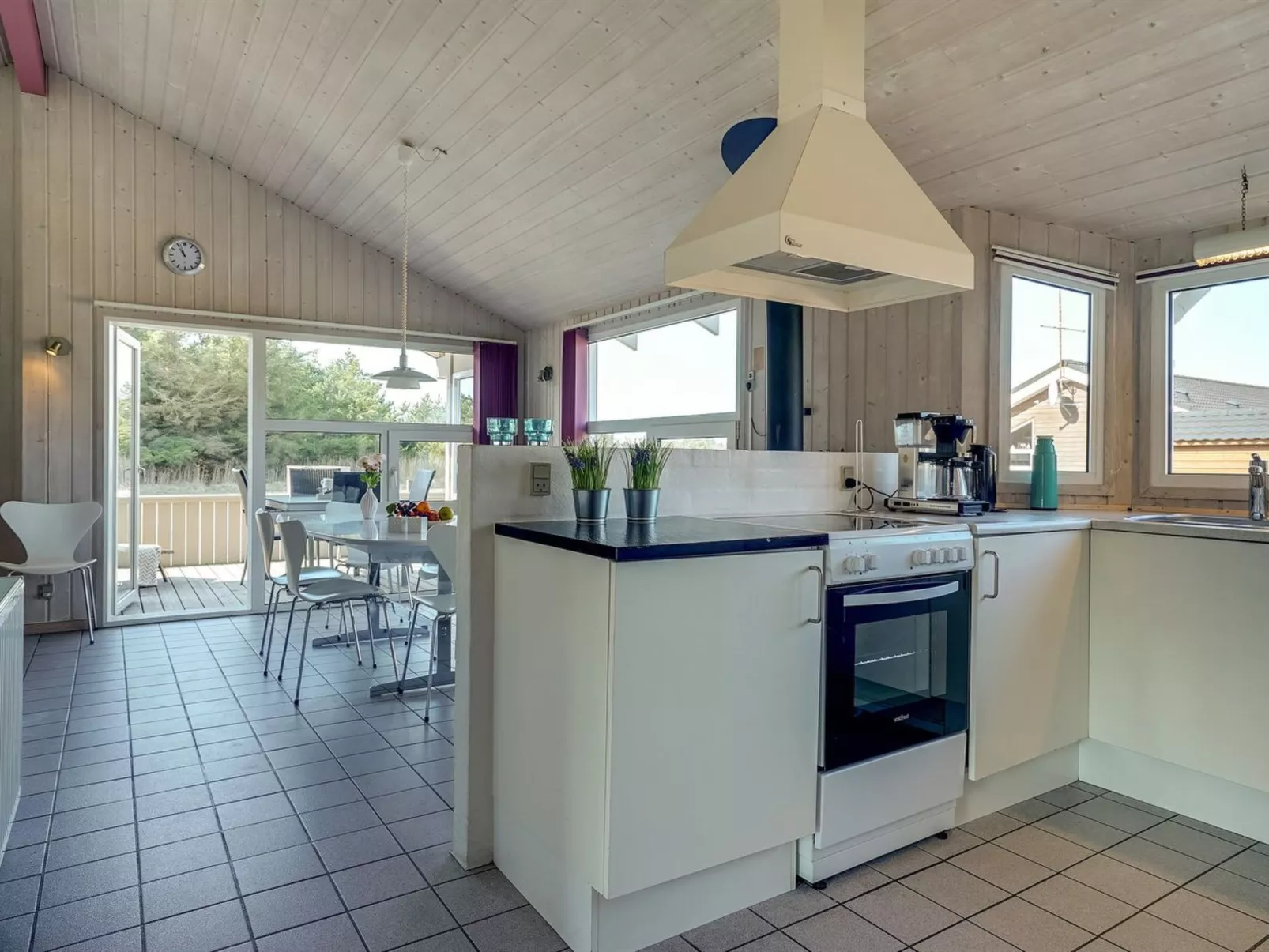 "Zoya" - 900m from the sea-Inside