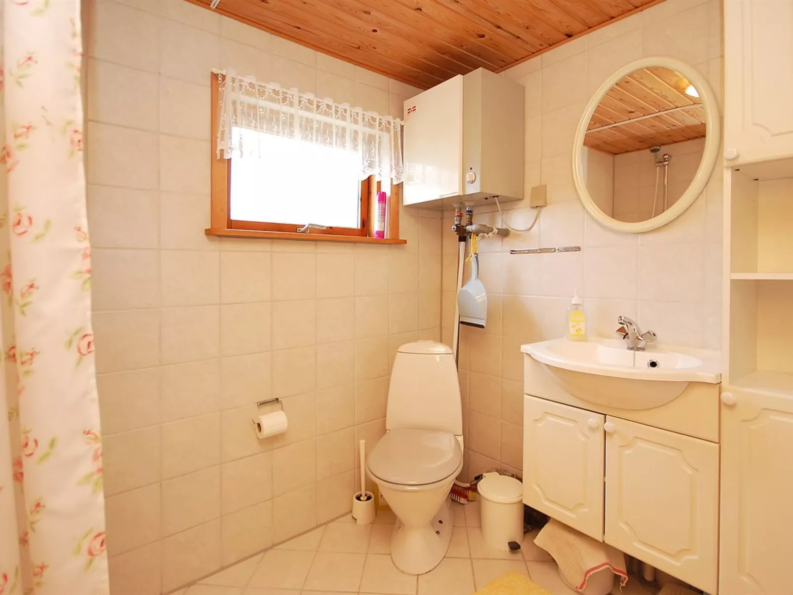 "Nore" - 350m from the sea-Inside