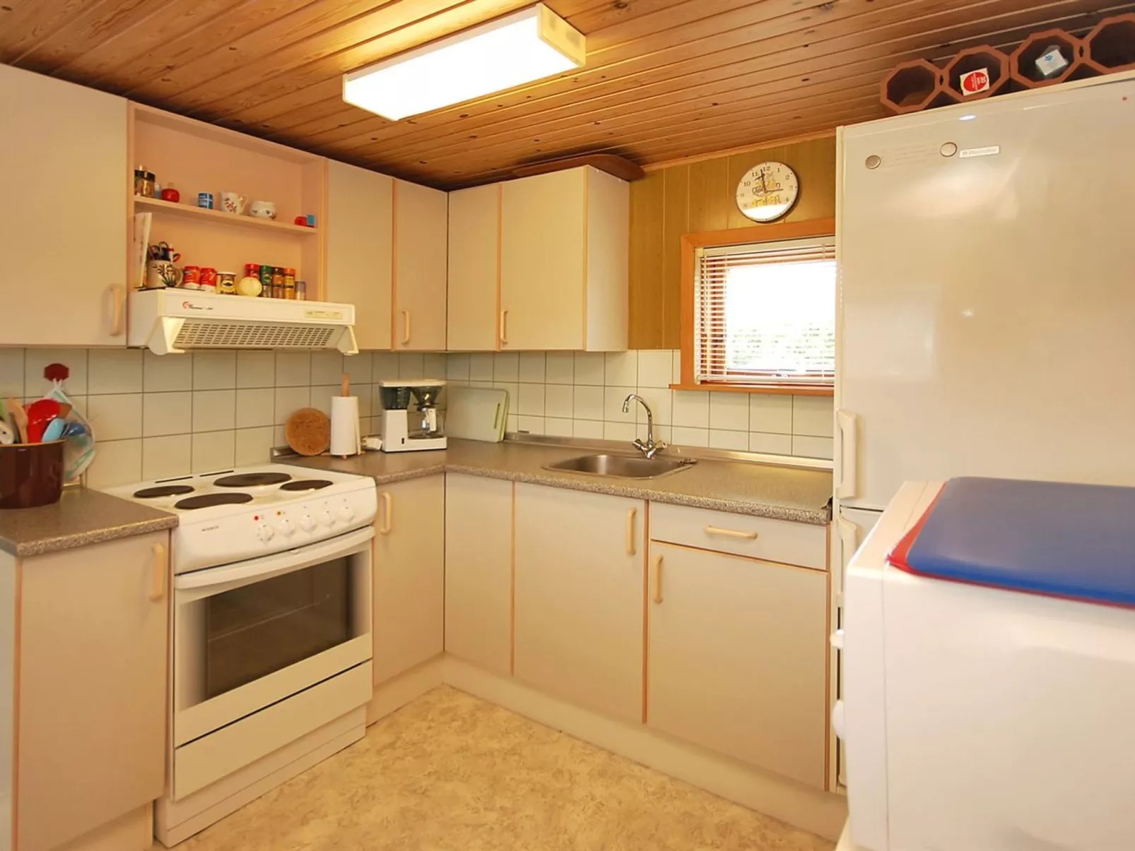 "Nore" - 350m from the sea-Inside