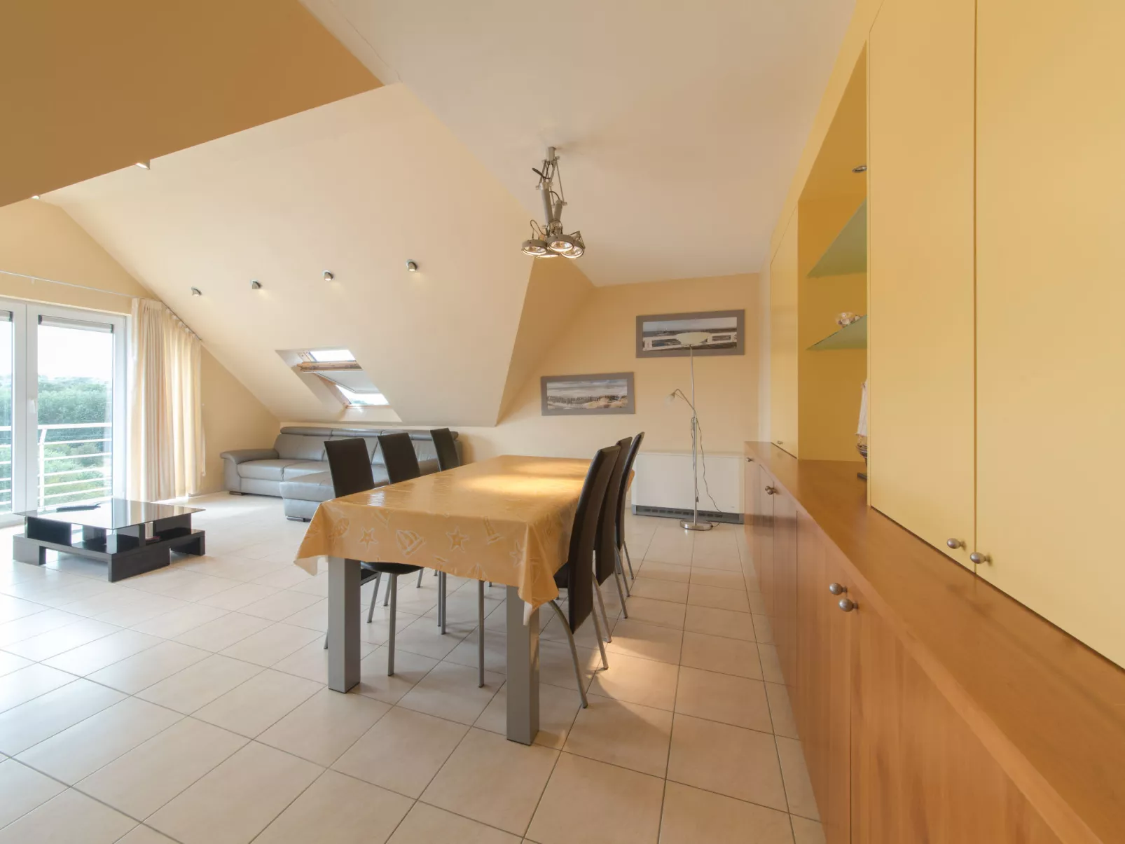 Goldsands II 402 Top floor with parking-Inside