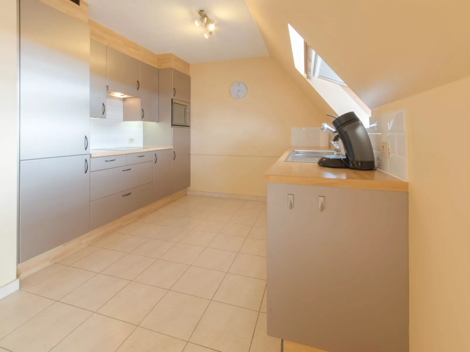 Goldsands II 402 Top floor with parking-Inside
