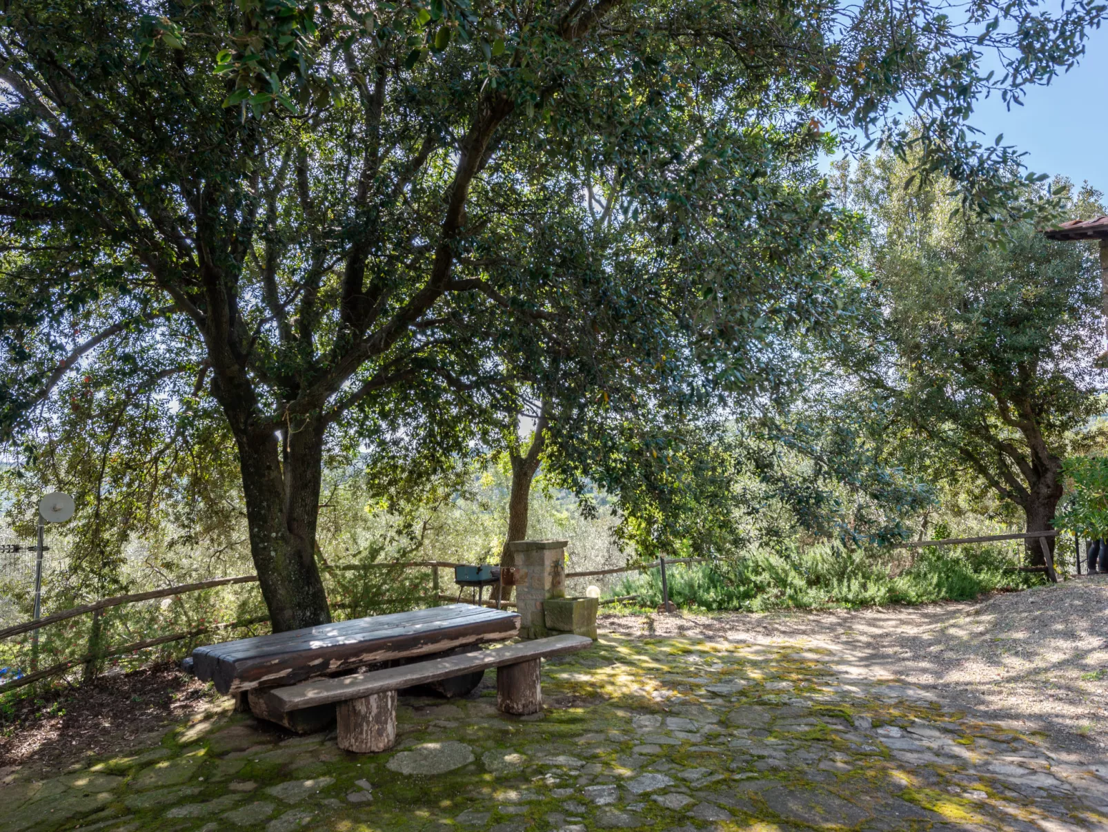 Fonte al Tesoro-Outside