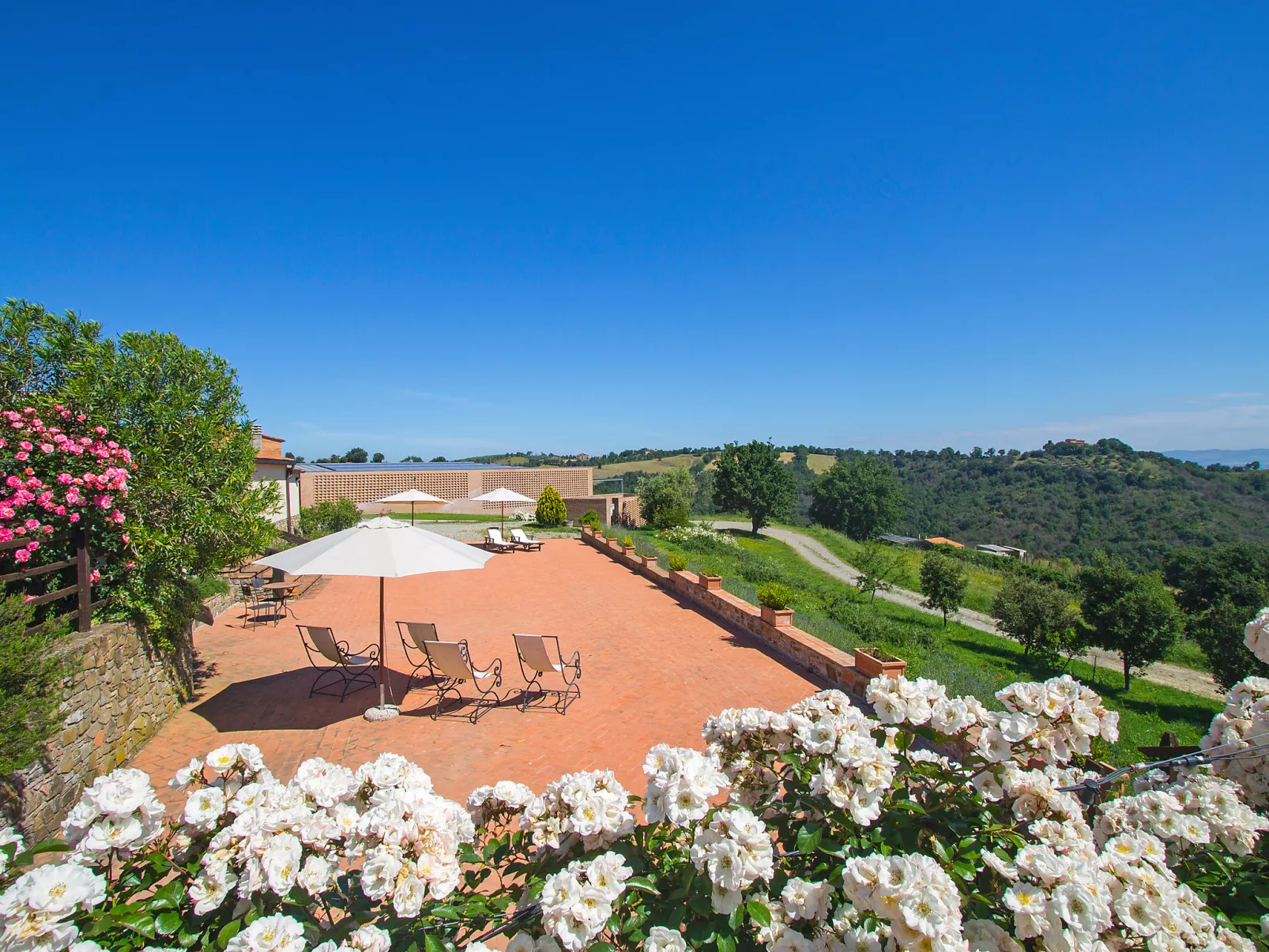 Grotte Rosse-Outside