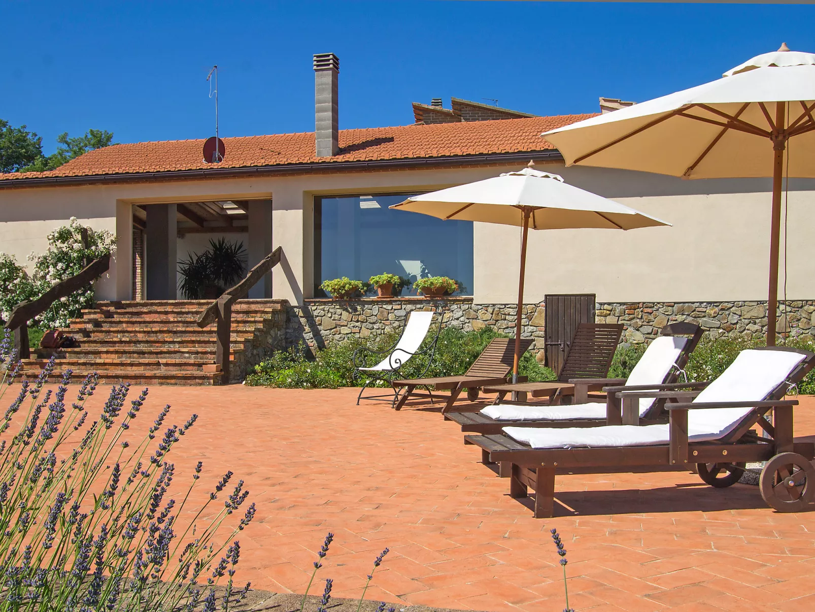 Grotte Rosse-Outside