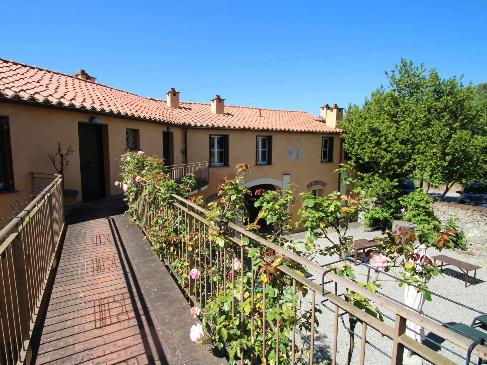 Casa del Gemmo-Draußen