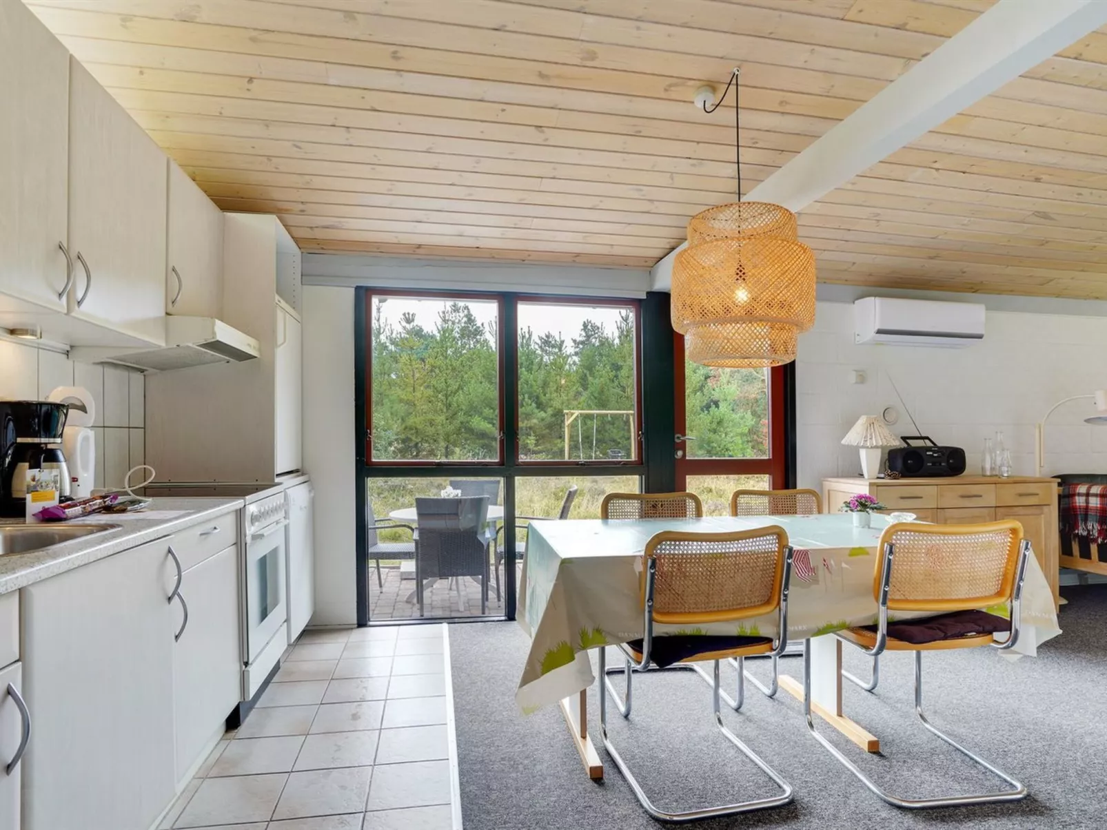 "Nila" - 750m from the sea-Inside