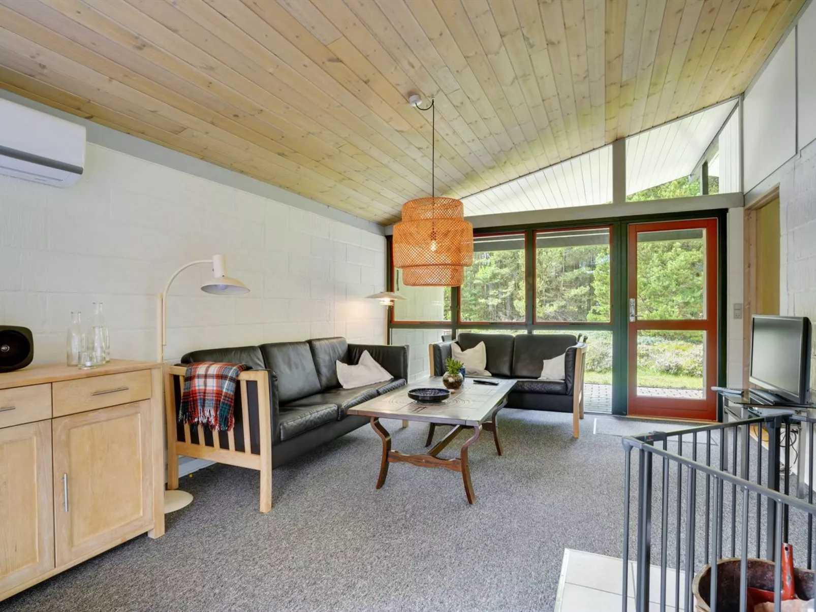 "Nila" - 750m from the sea-Inside