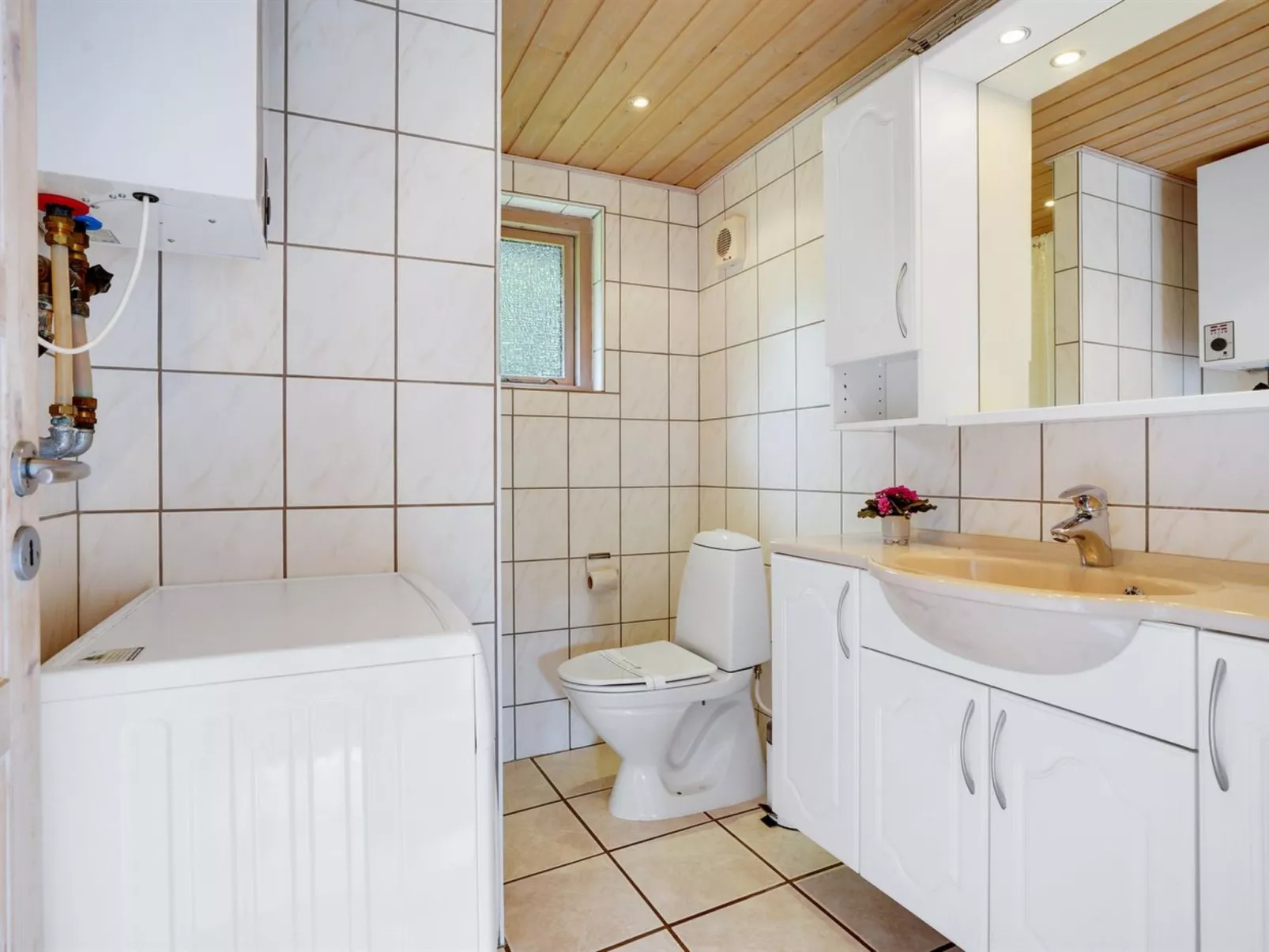 "Nila" - 750m from the sea-Inside