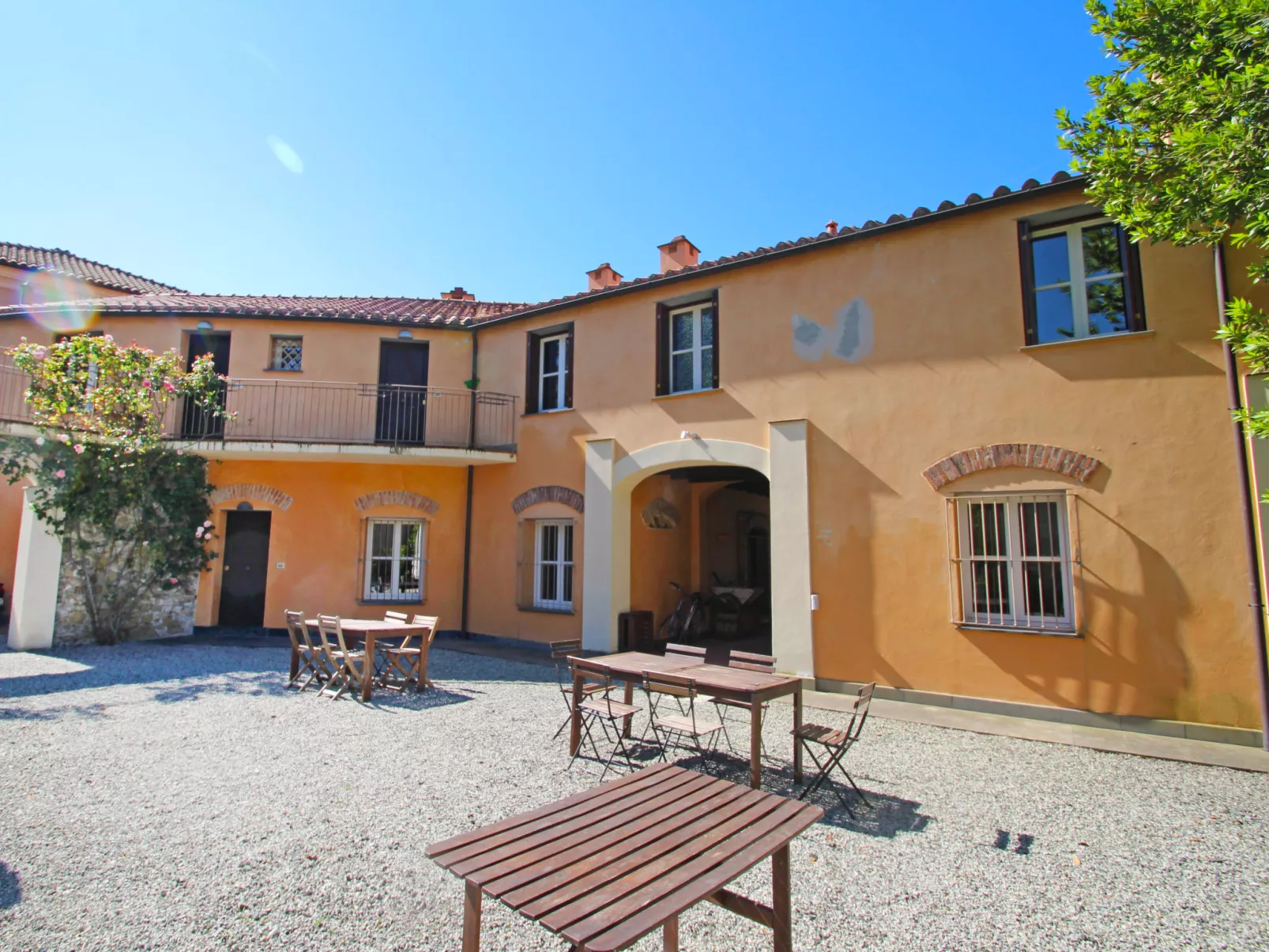 Casa del Gemmo-Draußen